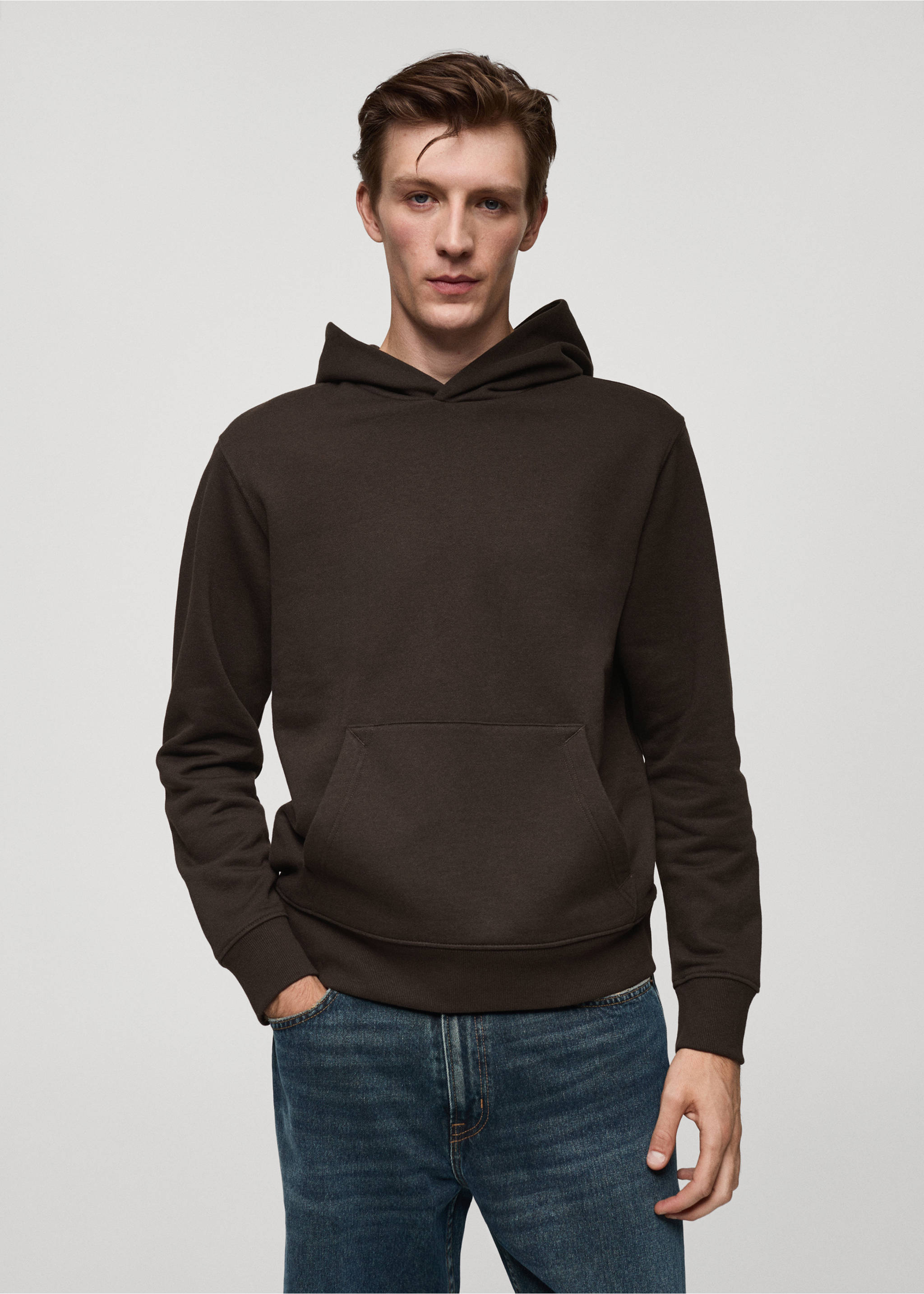 Dark brown hooded sweatshirt with a kangaroo pocket., Chocolate. Ref: 77027115-00.