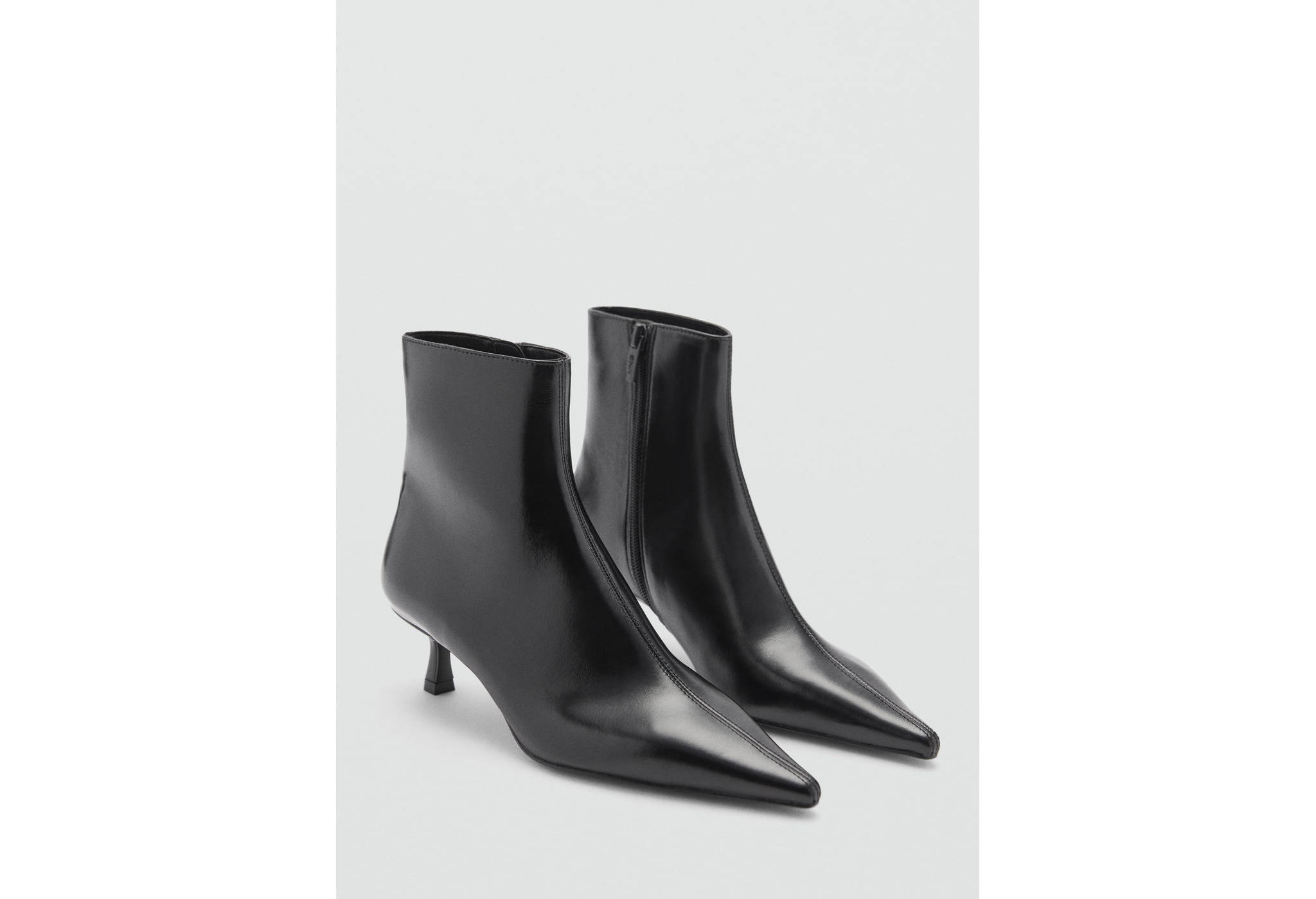 Kitten heel ankle boots - Details of the article 6