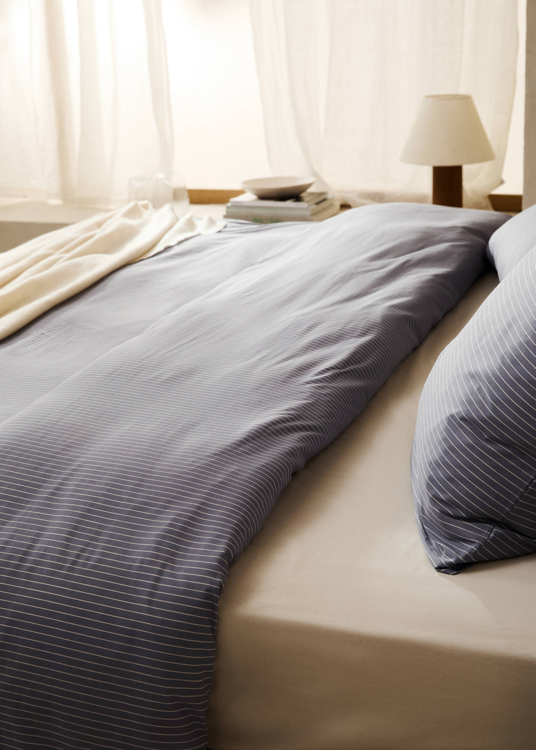 Capa de edredão de percal às riscas (cama 135 cm) - Pormenor do artigo 7