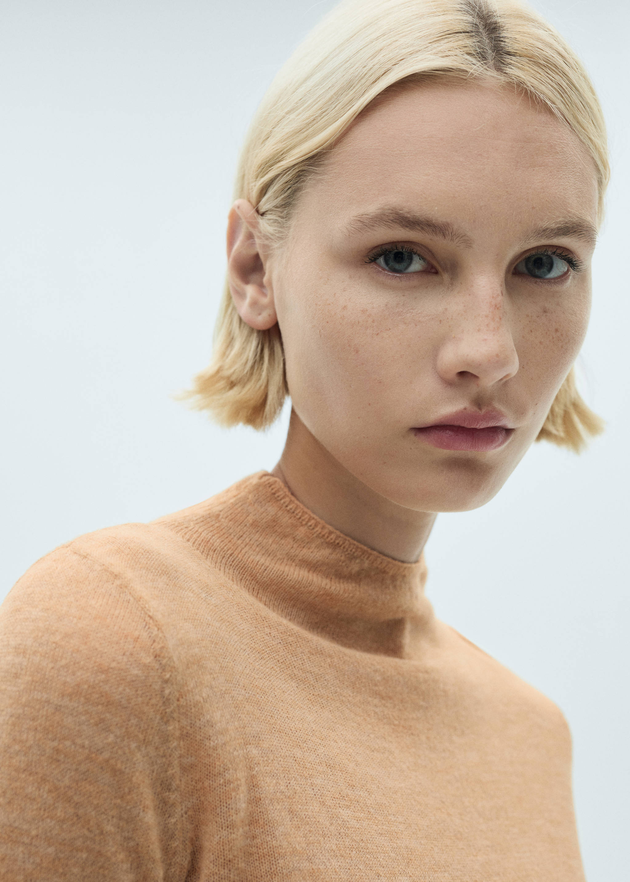 Fine-knit sweater with perkins neck - Details of the article 1