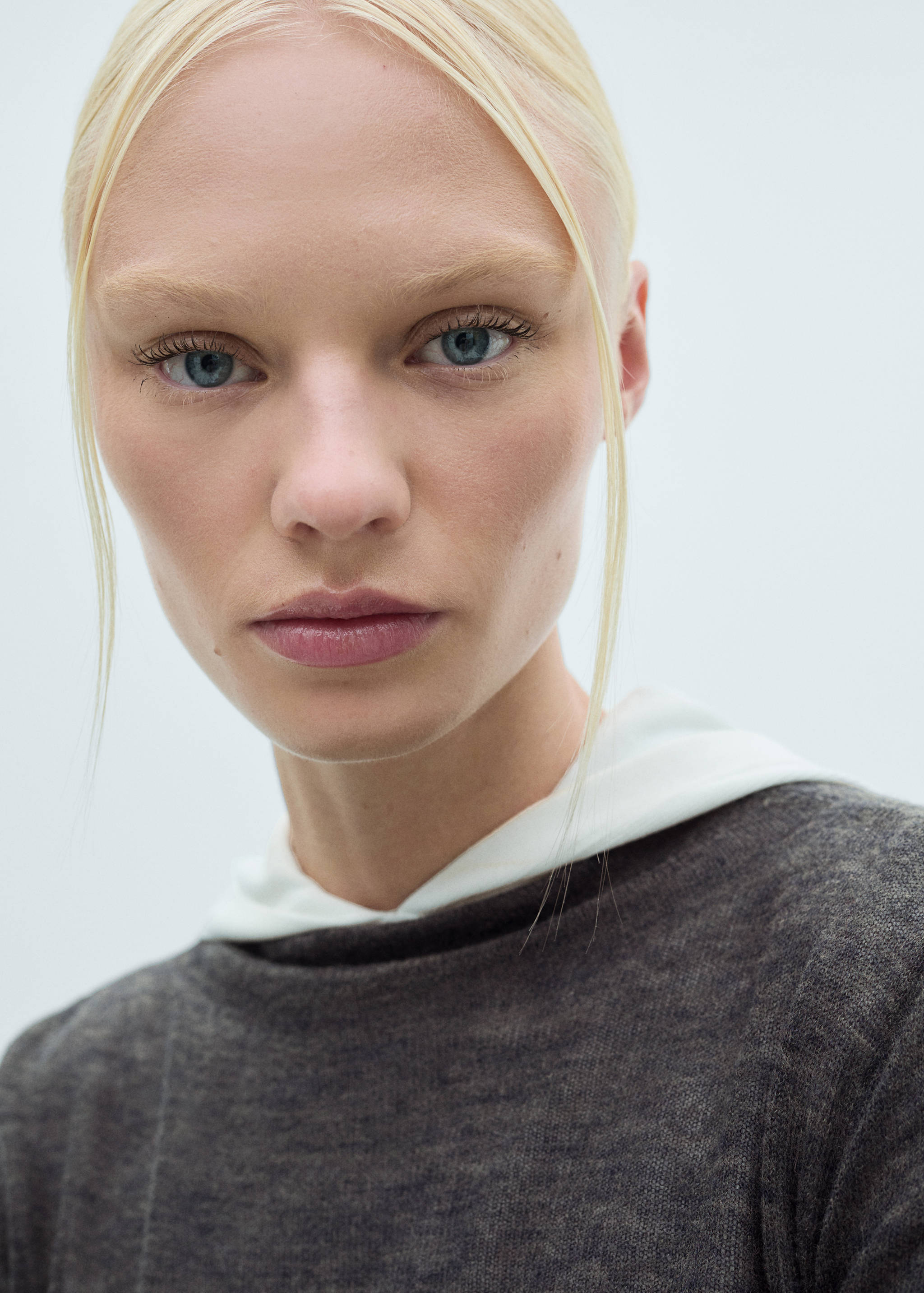 Fine-knit sweater with perkins neck - Details of the article 1