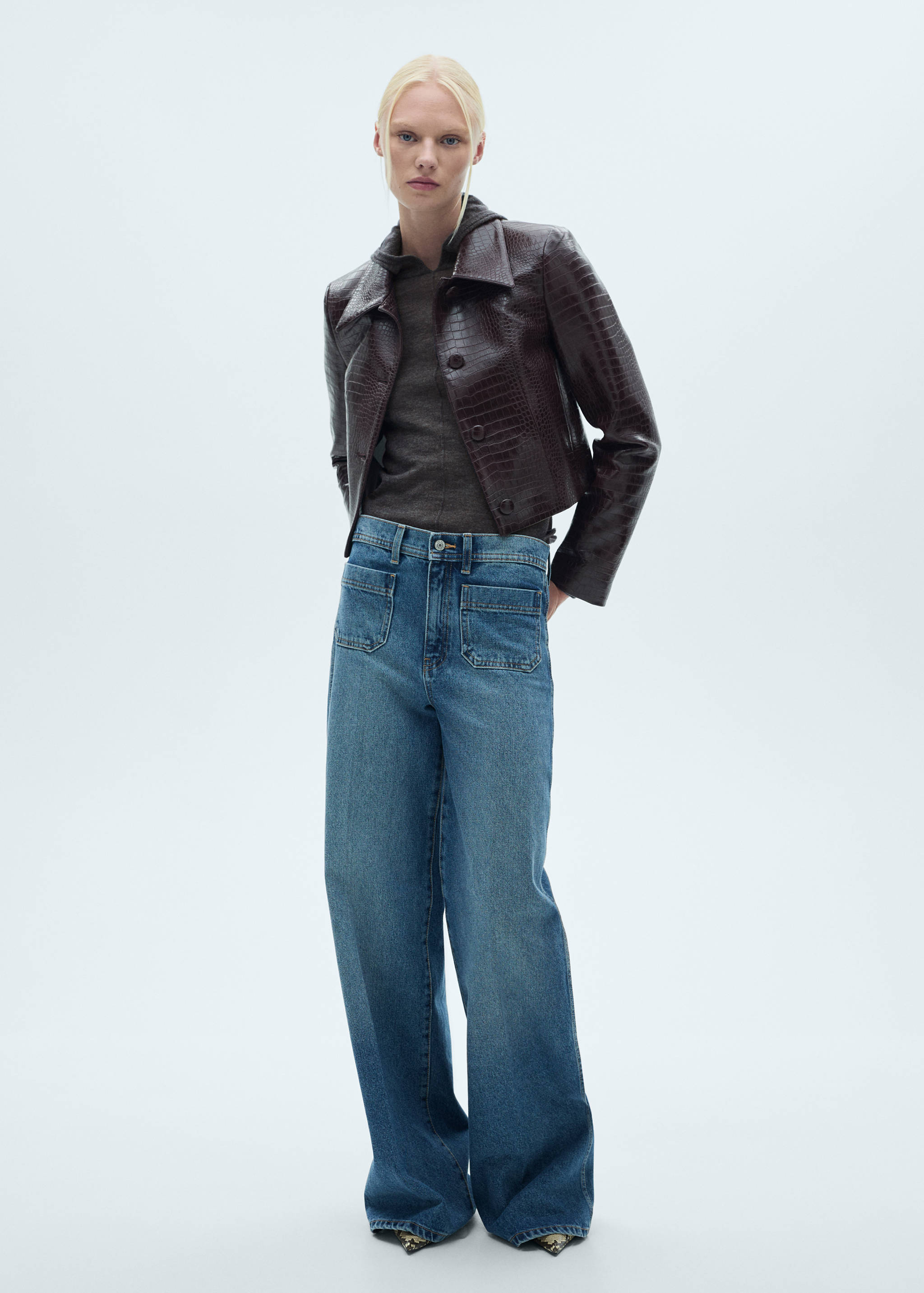 Трикотажный джемпер с капюшоном - Общий план