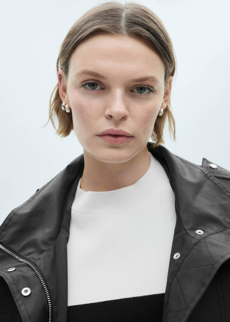 Two-tone sweater with perkins neck — Black