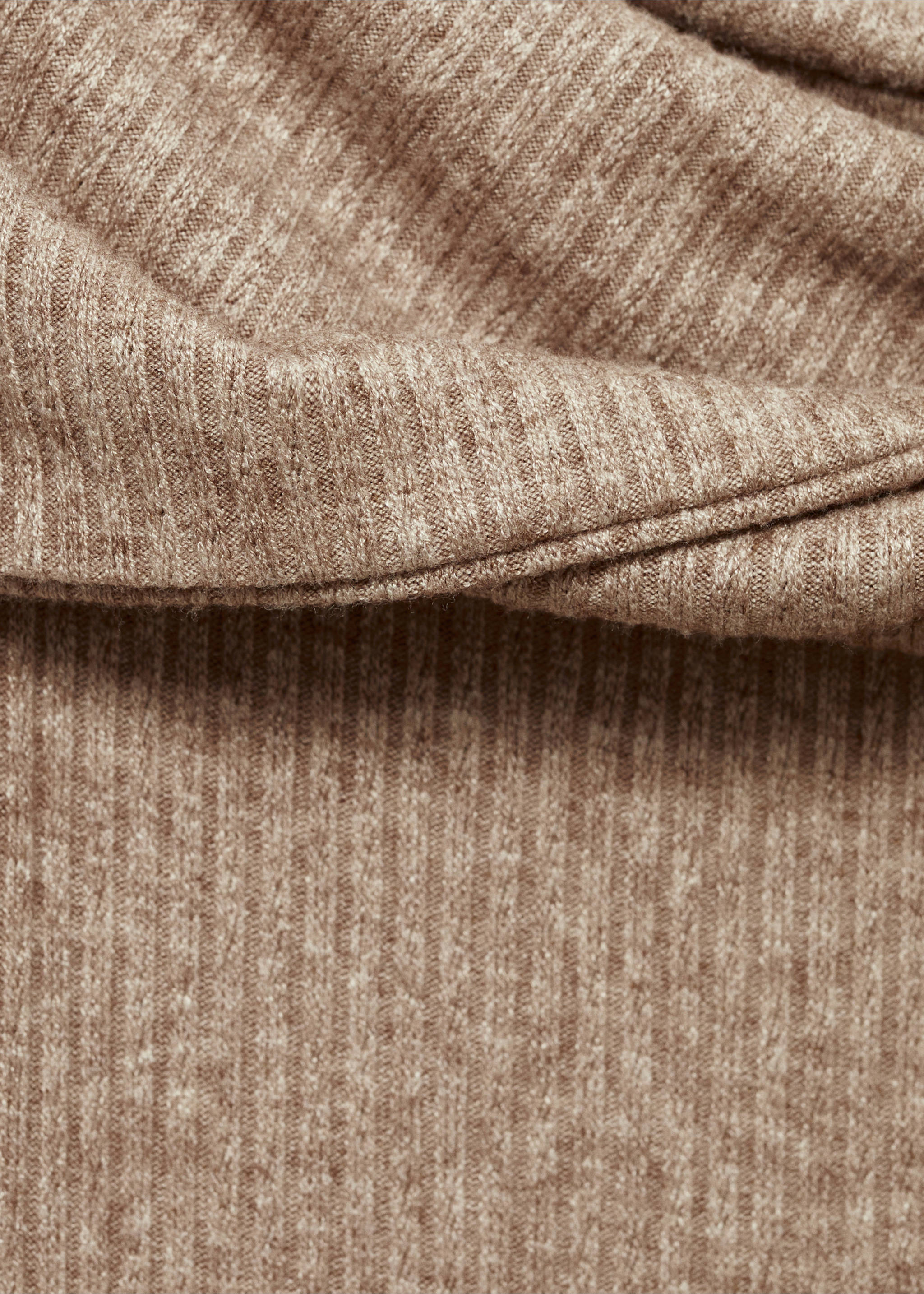 Off-the-shoulder knitted dress - Details of the article 8, Beige. Ref: 77027688-00.