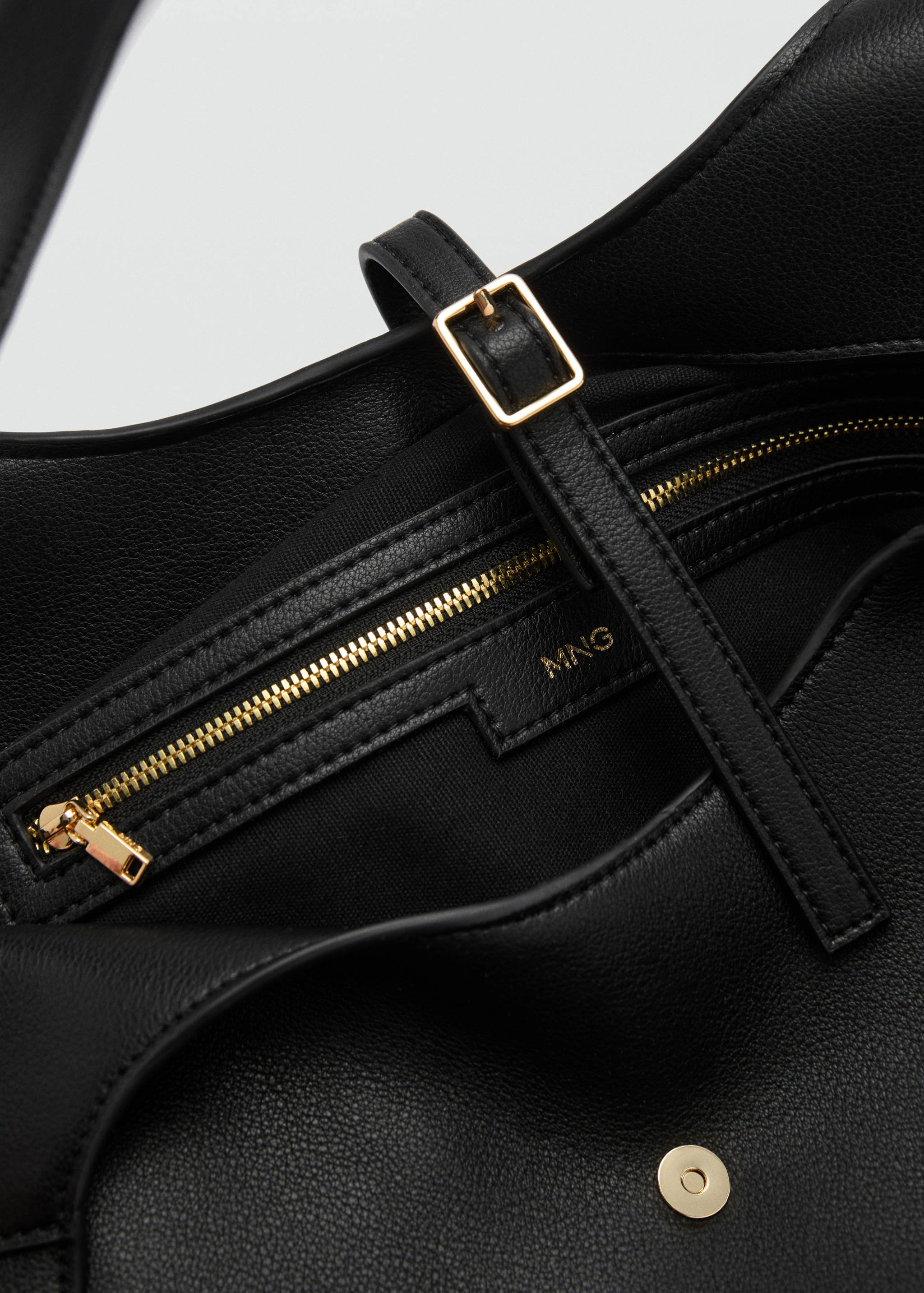 Shopper bag with buckle - Details of the article 3