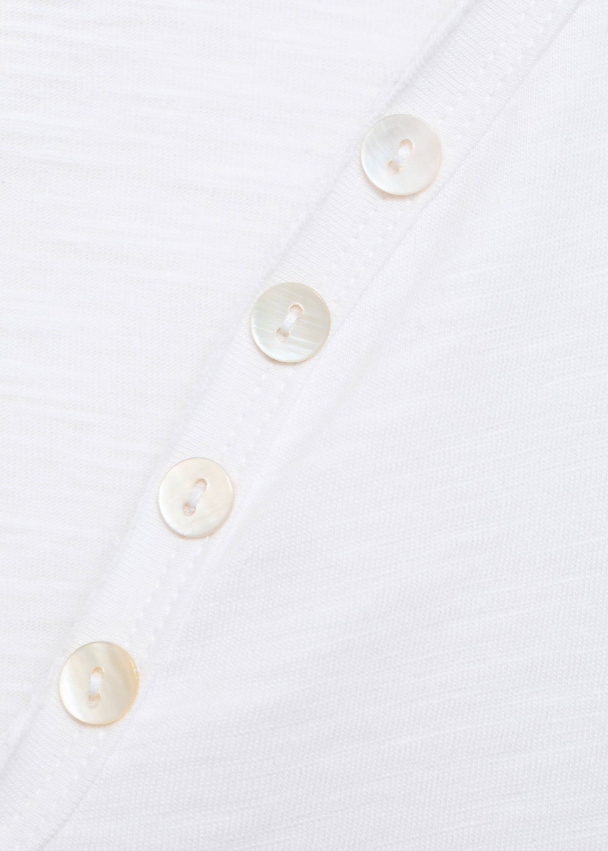 Buttoned long sleeve t-shirt - Details of the article 8