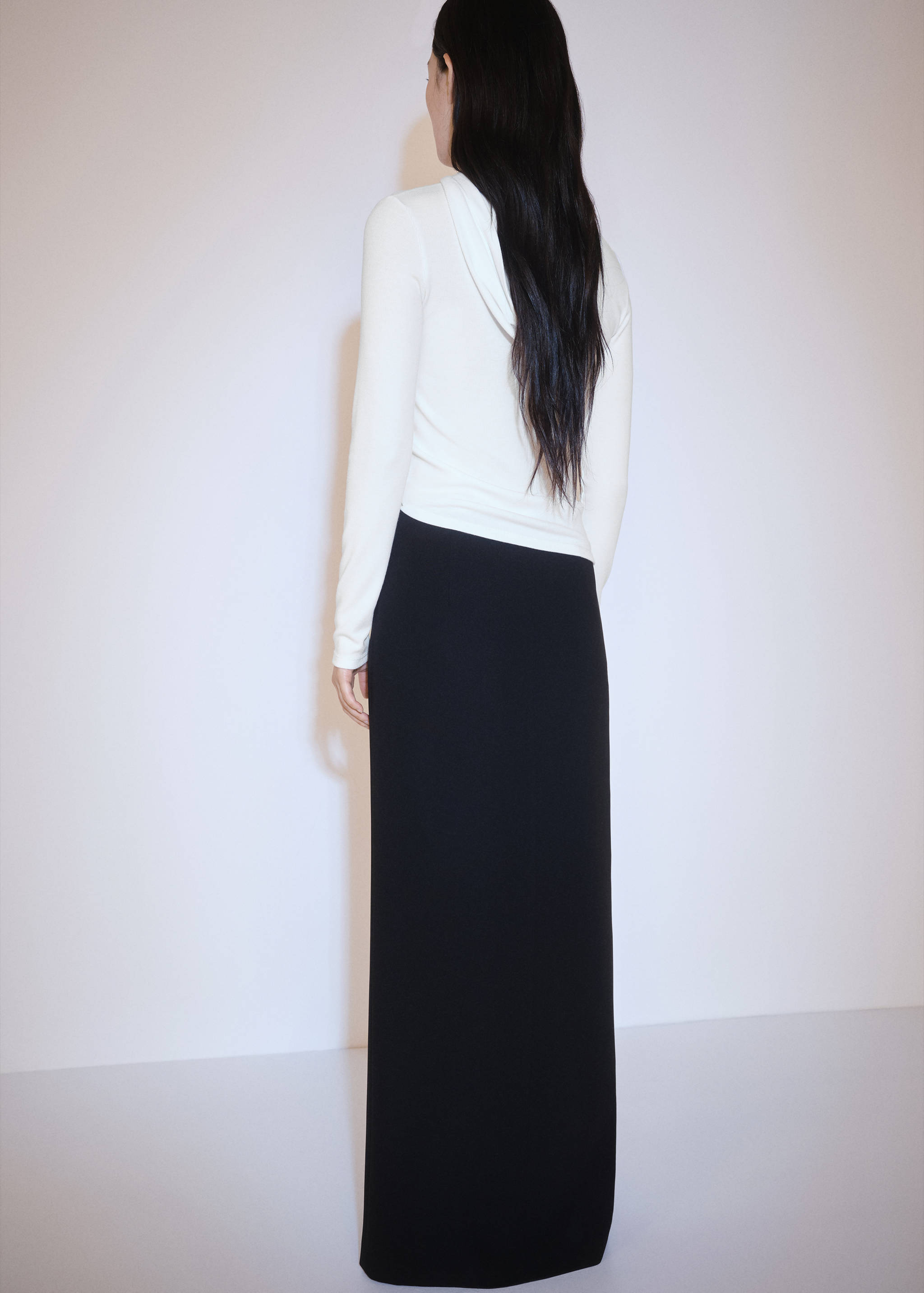 T-shirt manches longues capuche - Verso de l’article