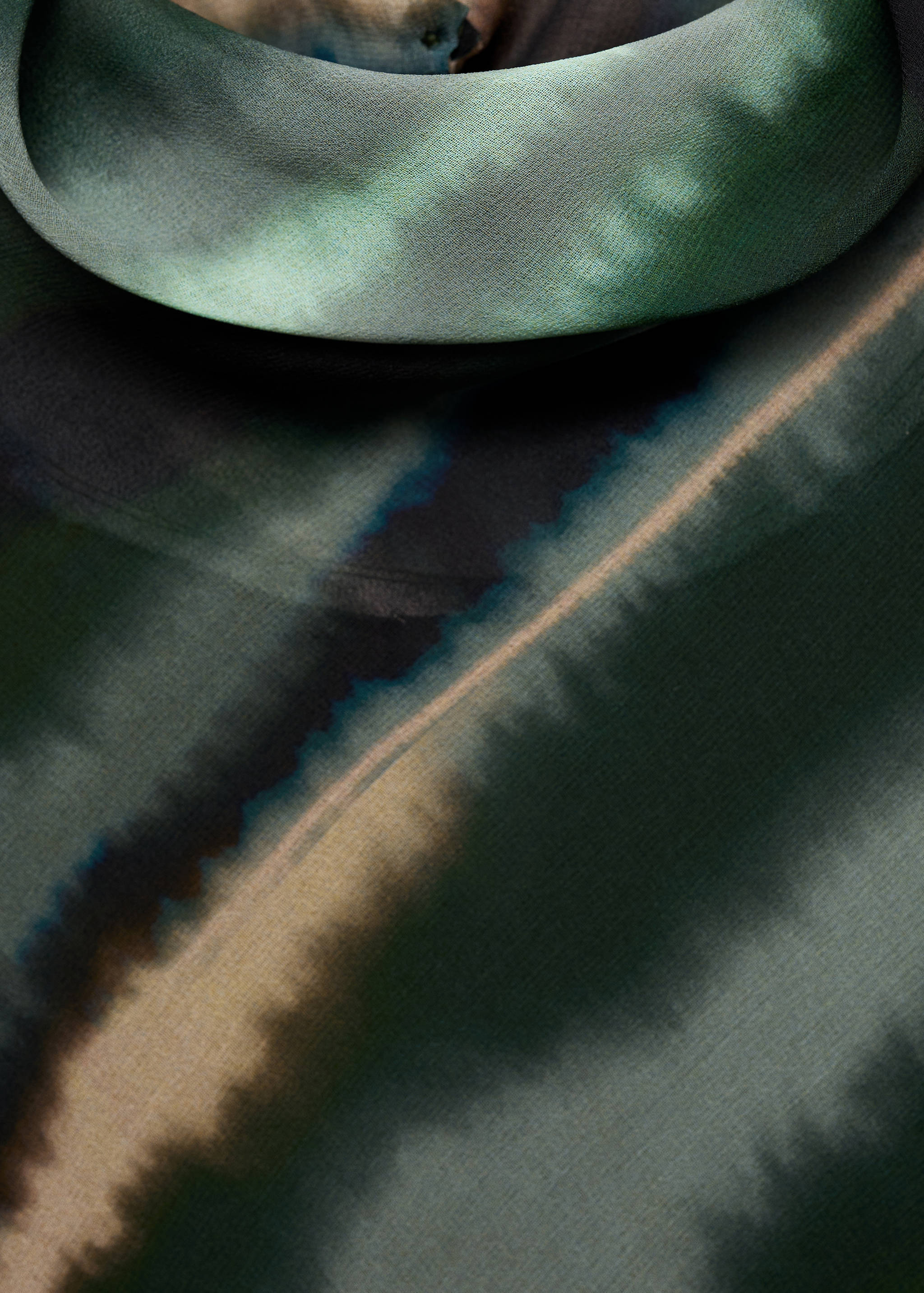 Printed turtleneck dress - Details of the article 8