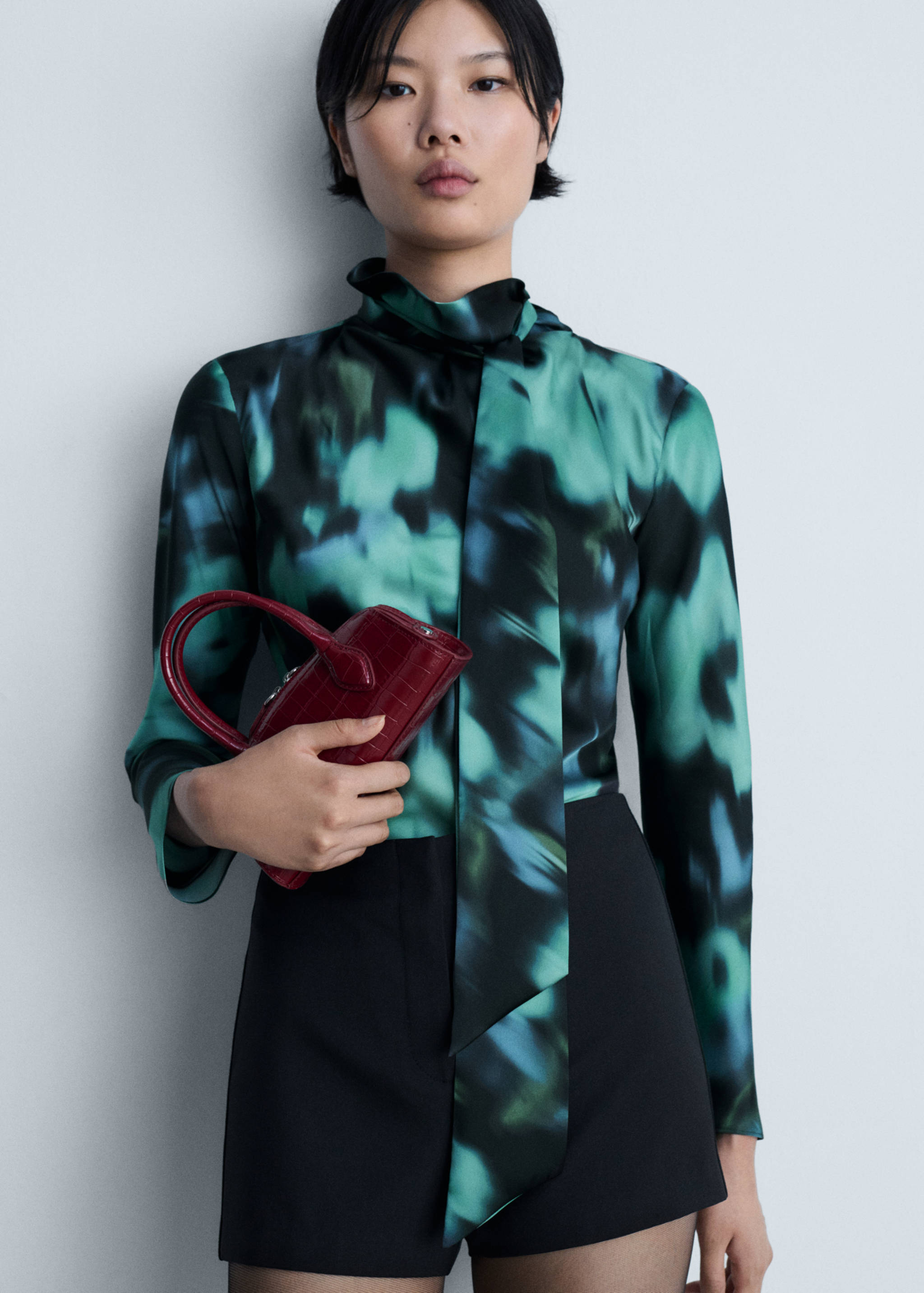 Printed blouse with bow - Medium plane