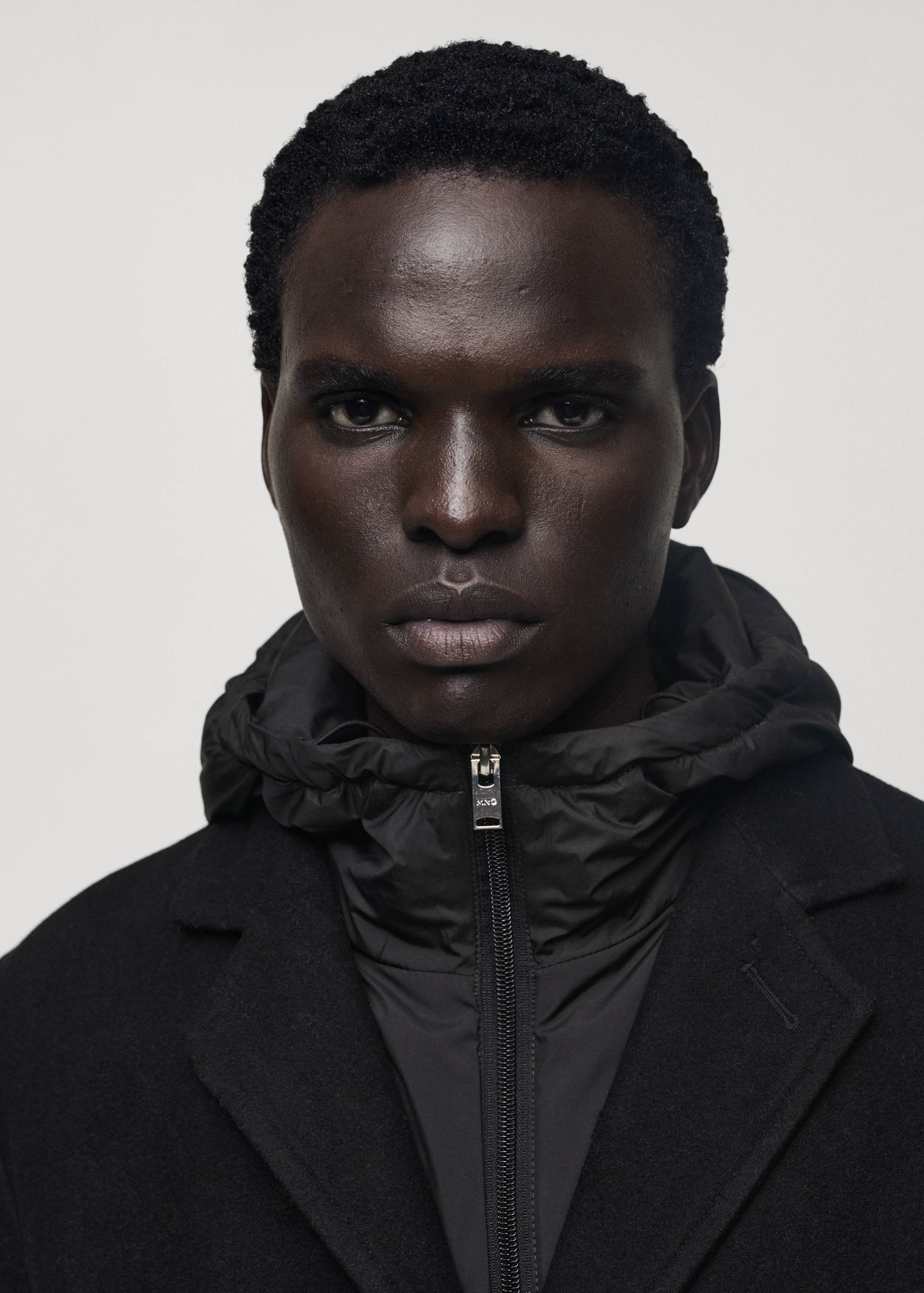Wool coat with quilted interior hood - Details of the article 1