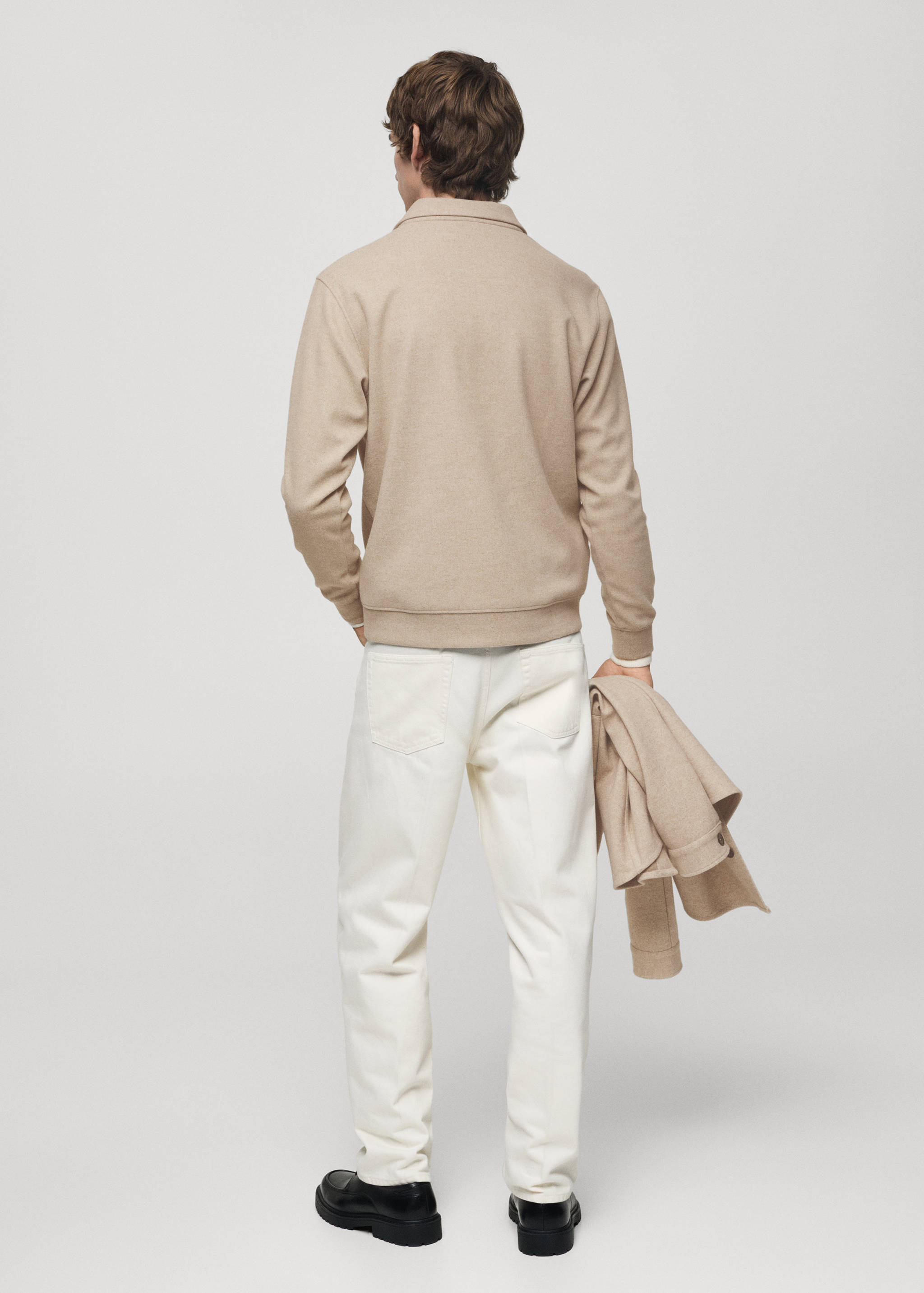 قميص بولو بقصة منتظمة من القماش - الجهة الخلفية للمنتج