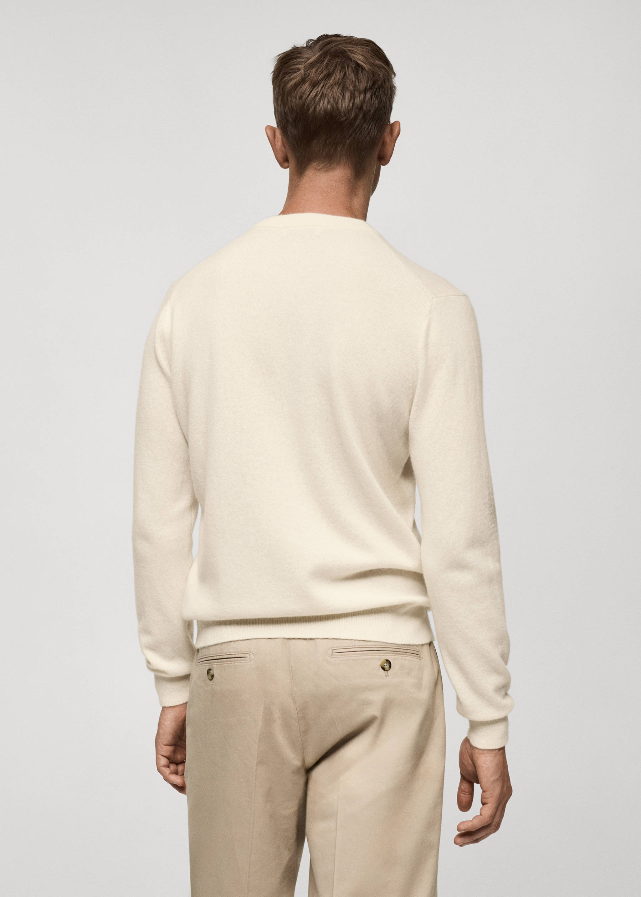 100% cashmere regular-fit sweater - Reverse of the article