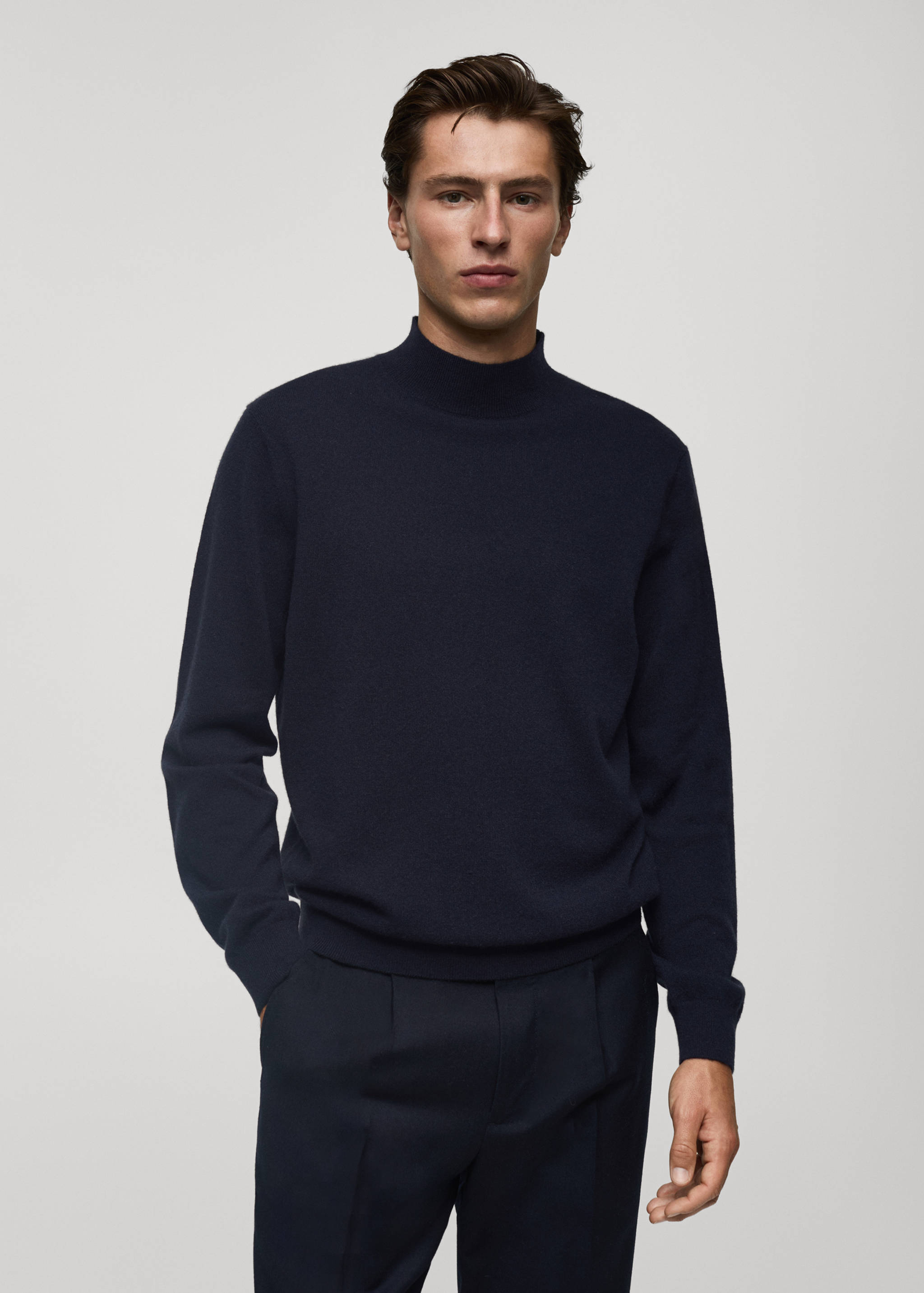 100% cashmere sweater with perkins neck - Medium plane