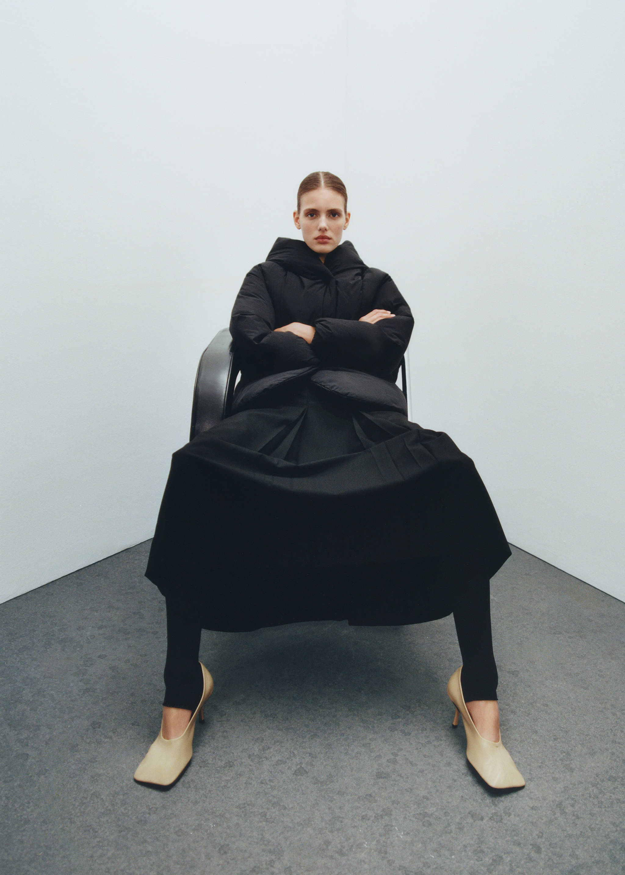 Short padded hooded anorak - Details of the article 6