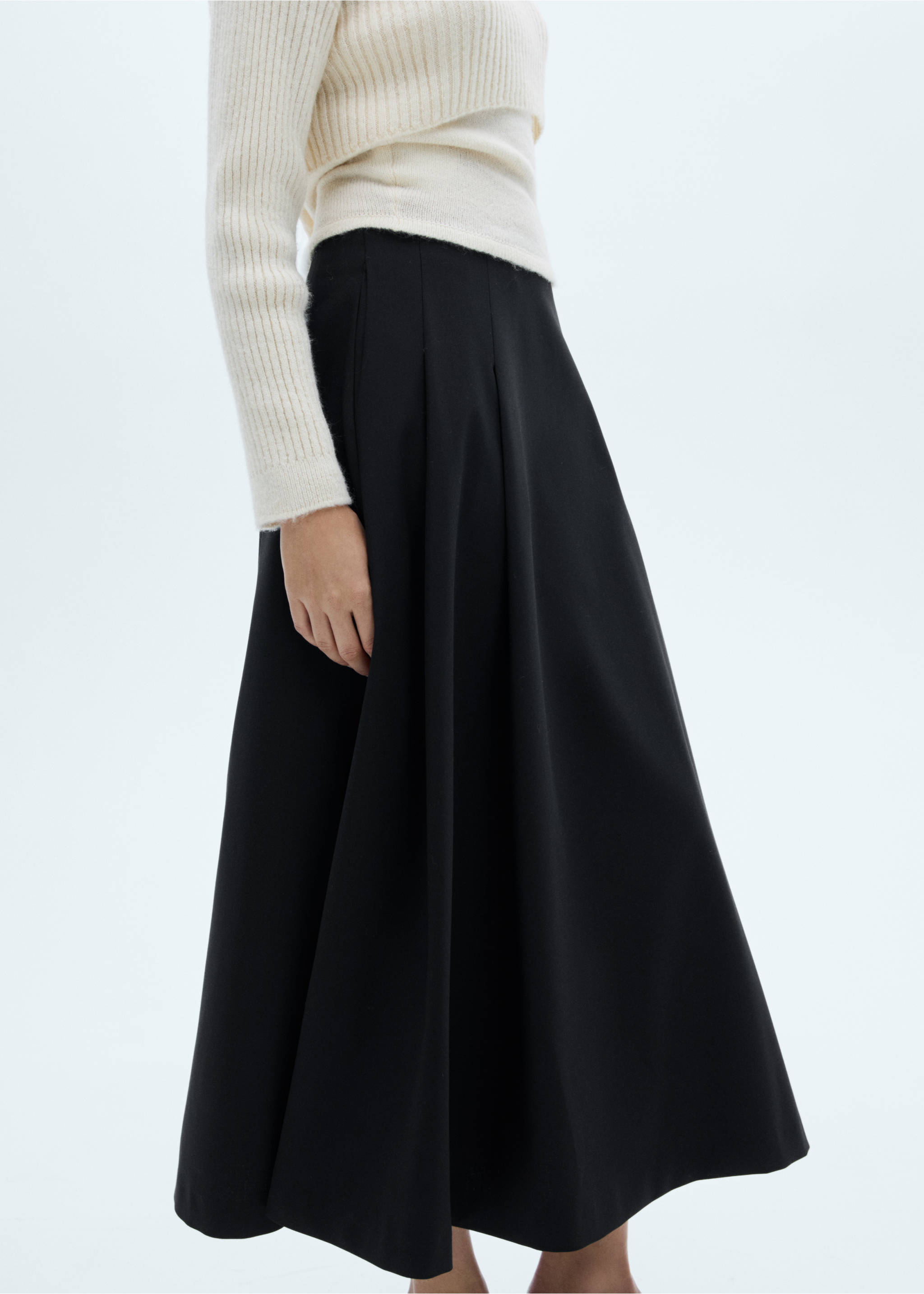 Long flared skirt - Details of the article 3, Black. Ref: 77028284-00.