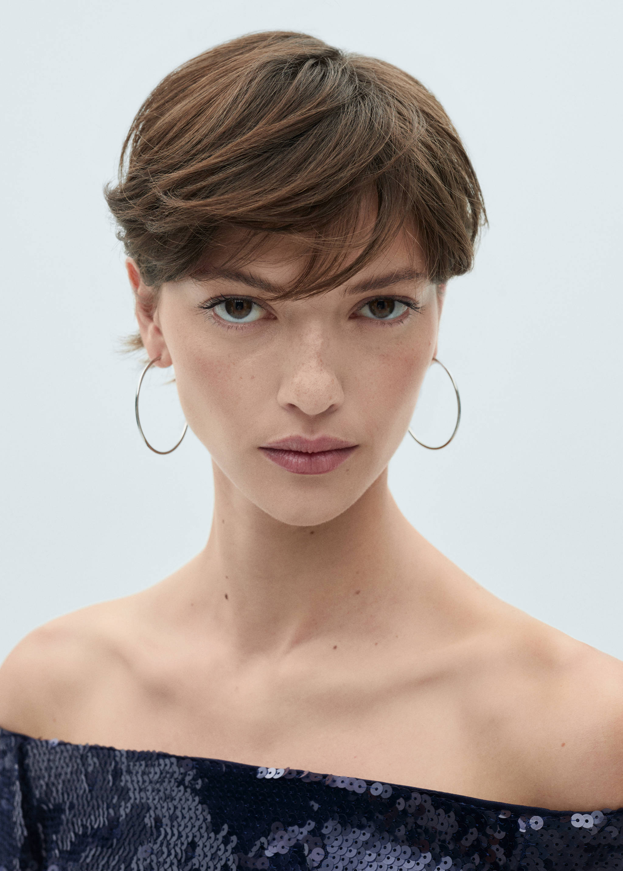 Блузка с пайетками и открытыми плечами - Деталь изделия 1