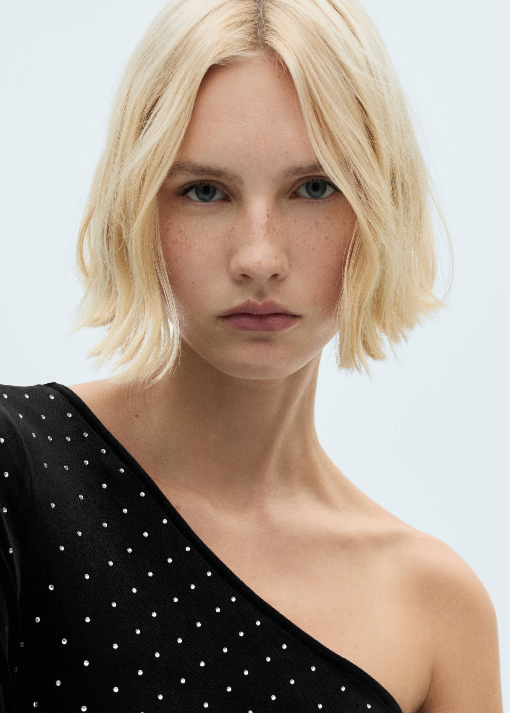 Asymmetrical rhinestone dress - Details of the article 1