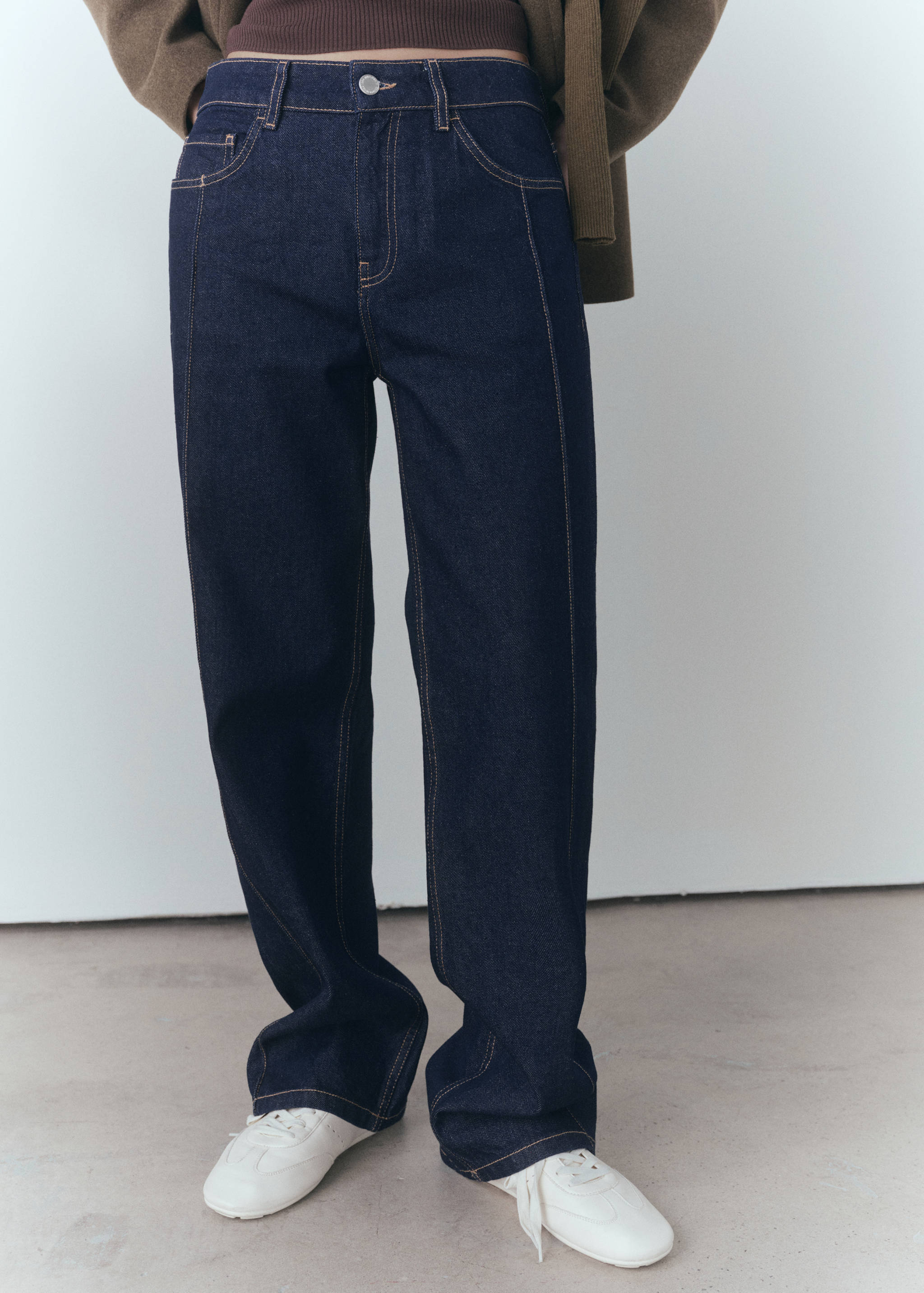 Jeans rectos rinse wash costuras - Plano medio