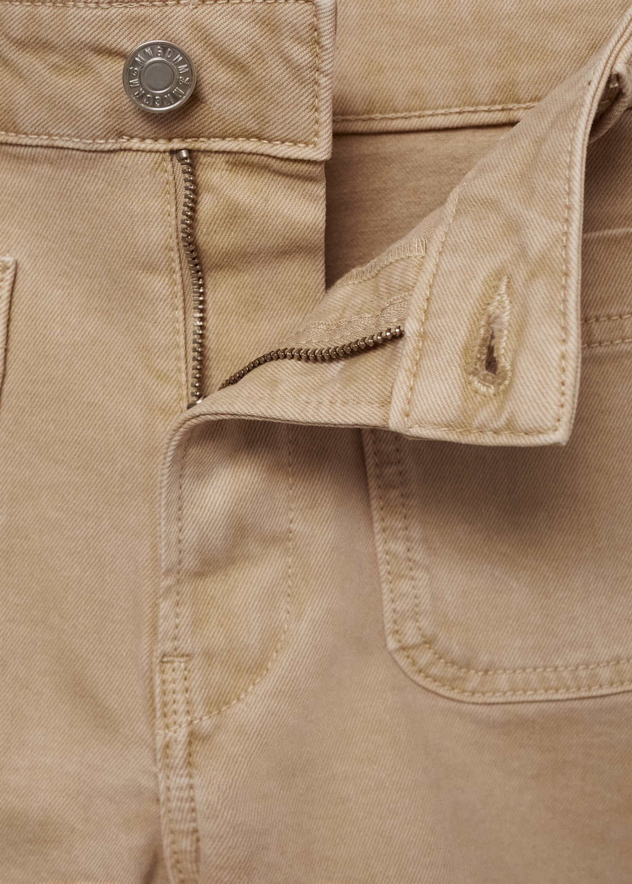 Denim shorts with pockets - Details of the article 8