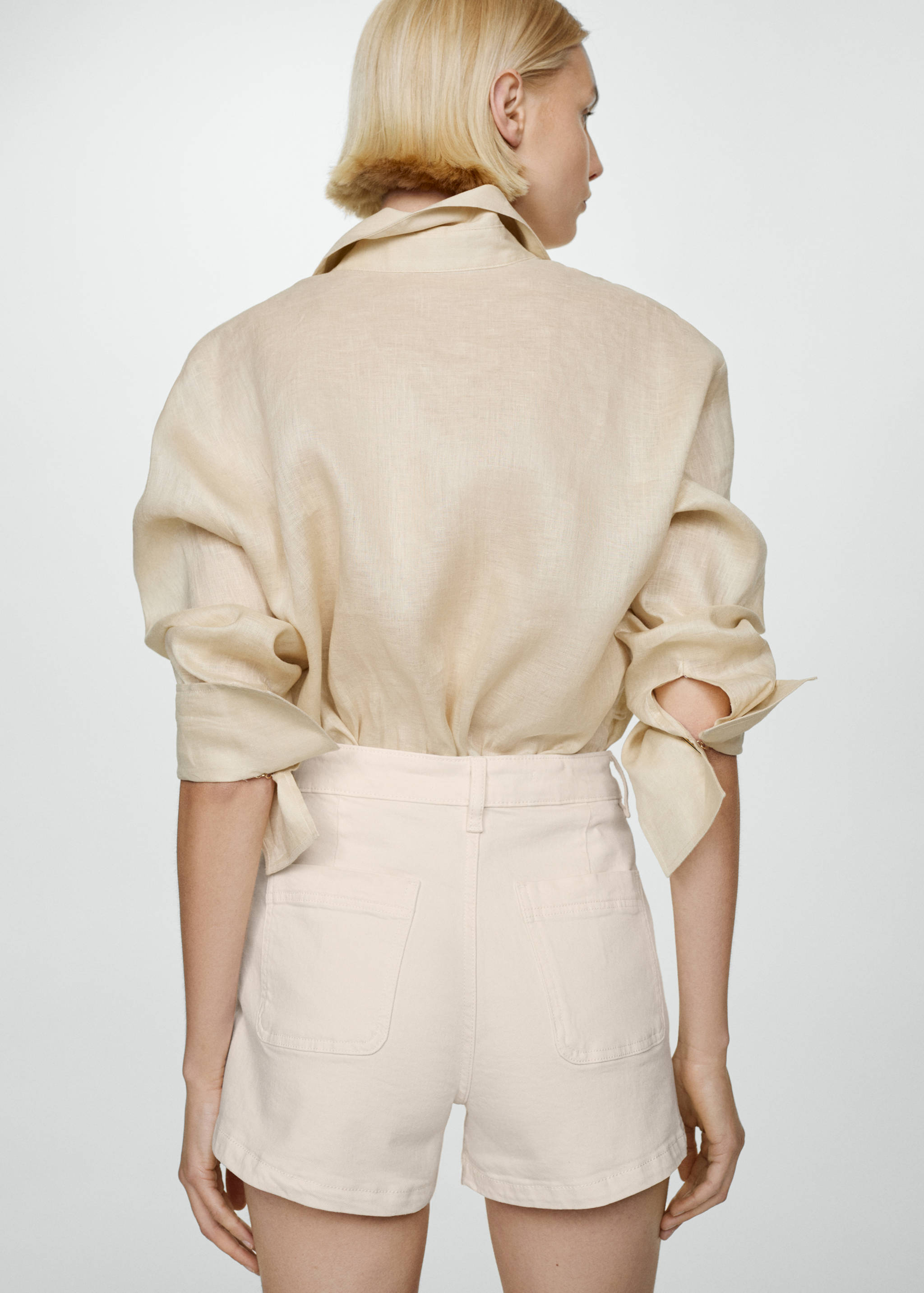 Denim shorts with pockets - Reverse of the article