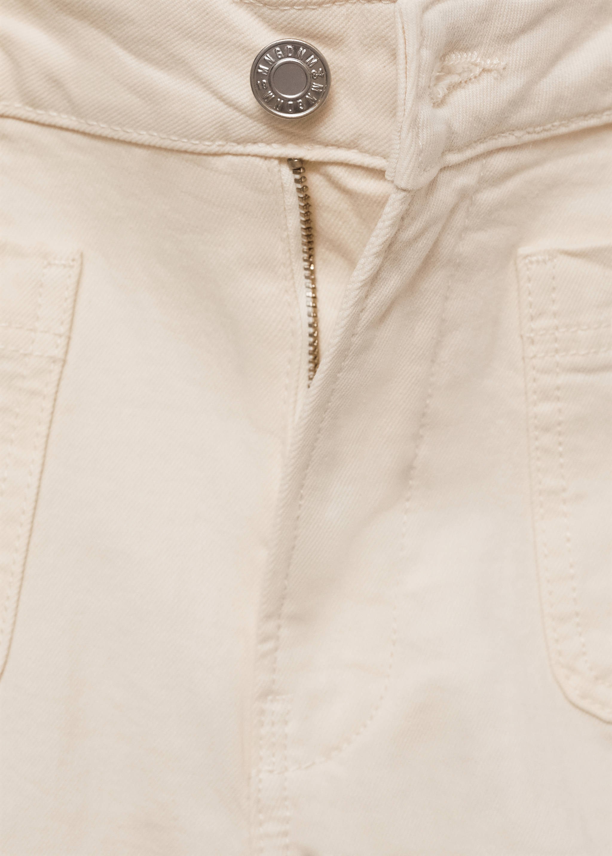 Denim shorts with pockets - Details of the article 8