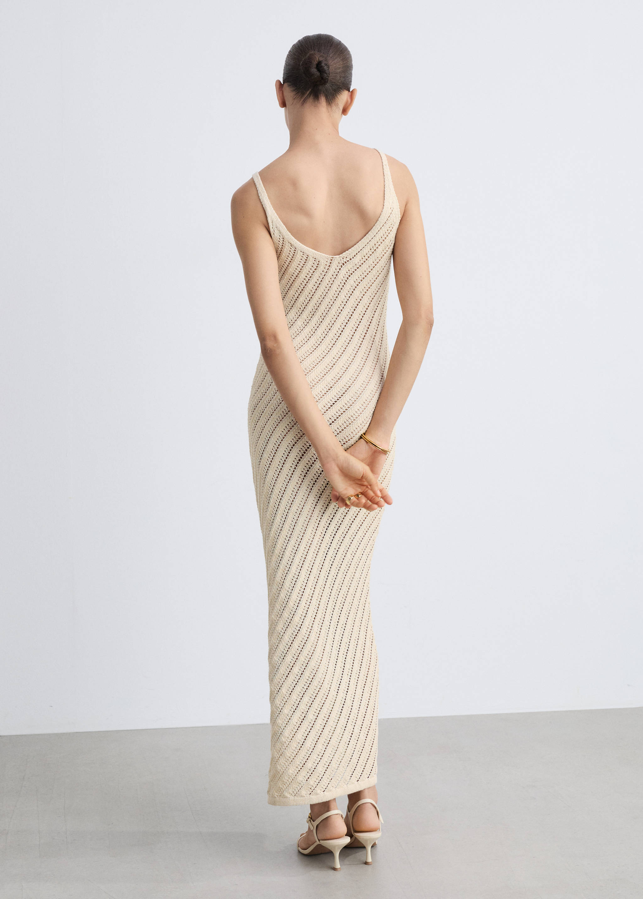 Crochet knitted dress - Reverse of the article