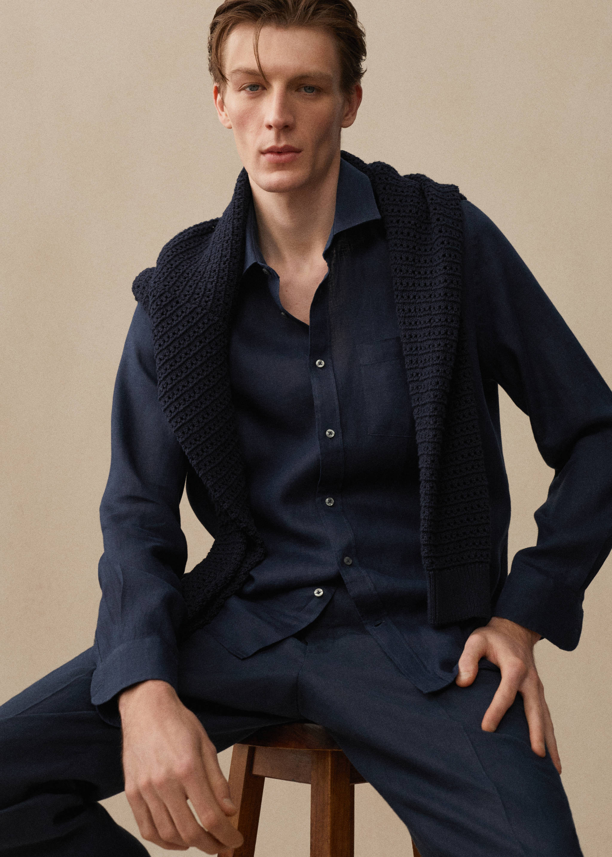 Classic fit 100% linen shirt - Details of the article 3