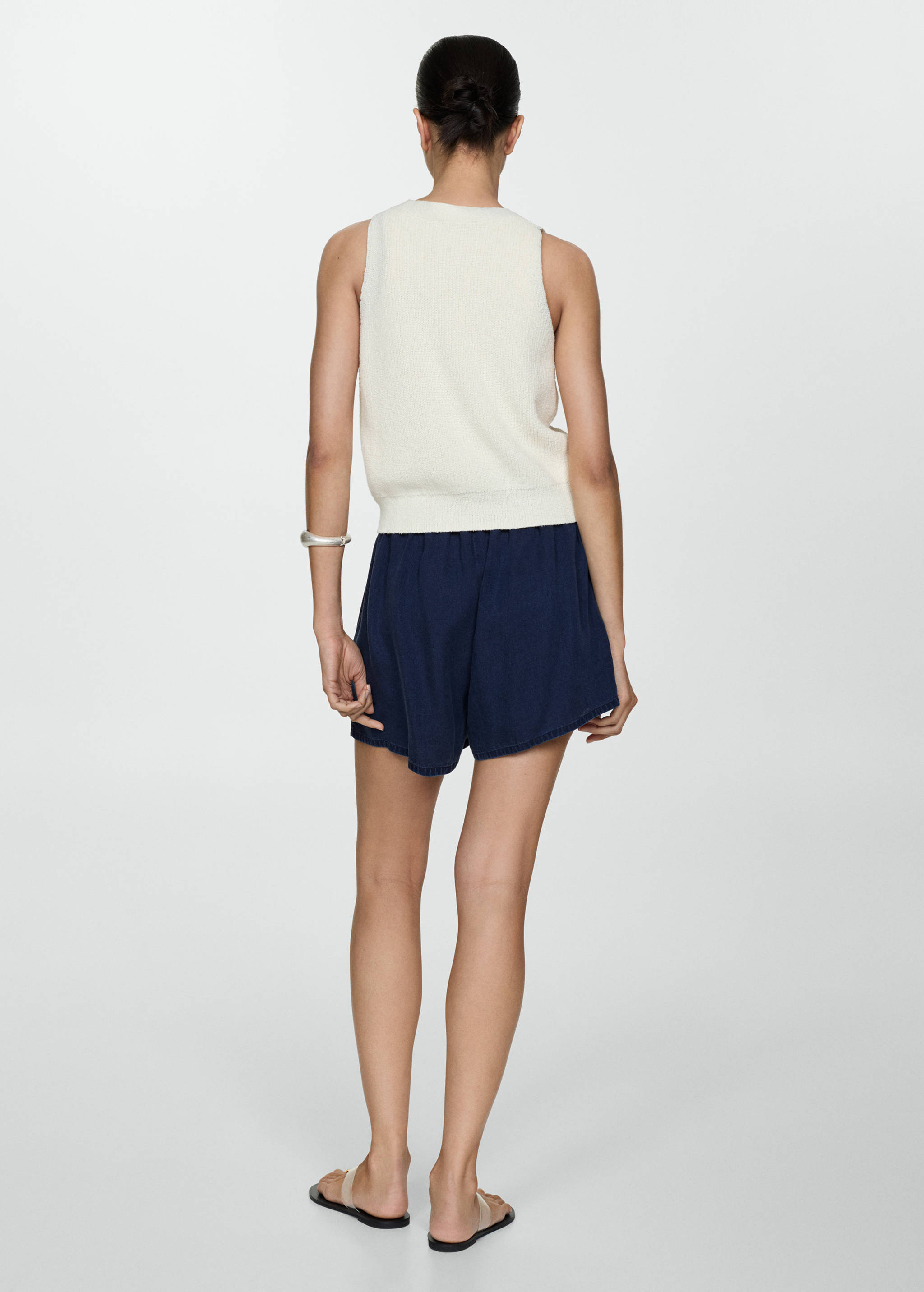 Lyocell shorts with elastic waist - Reverse of the article