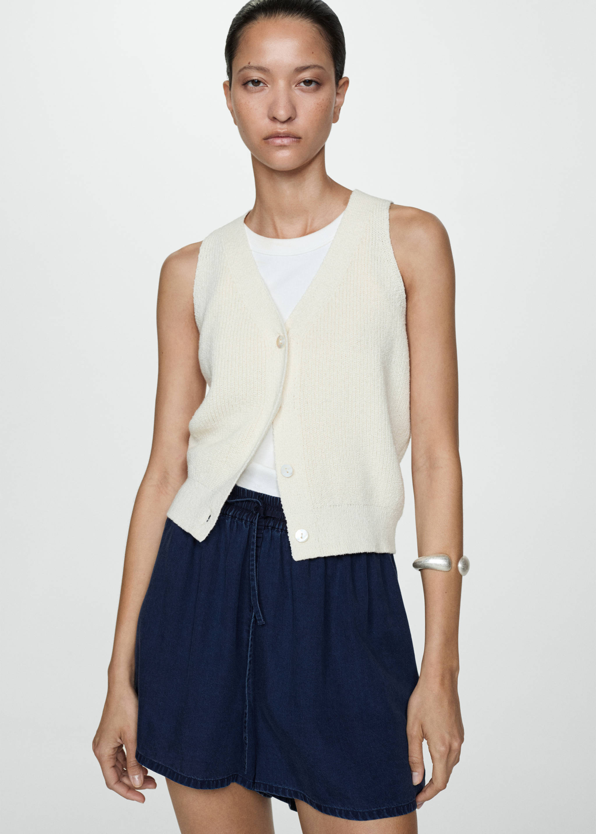 Lyocell shorts with elastic waist - Details of the article 1