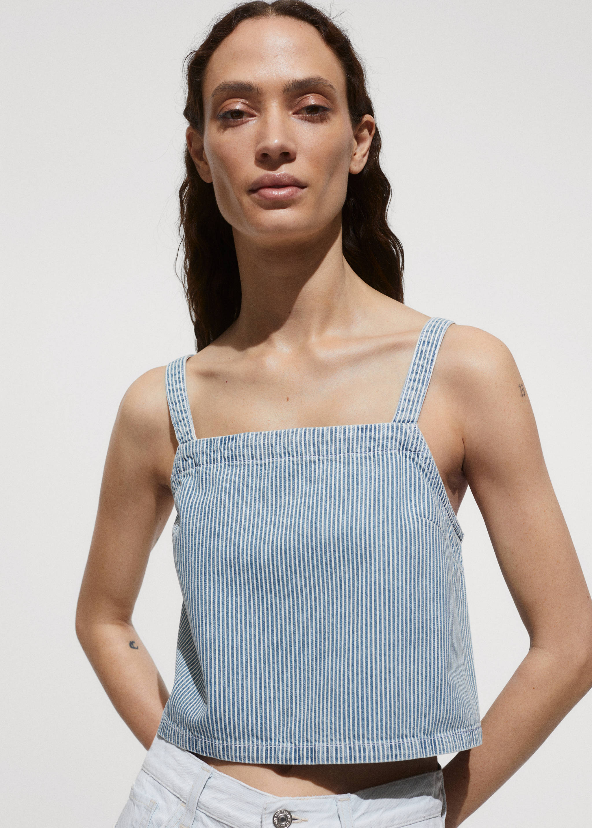 Denim crop top - Details of the article 2