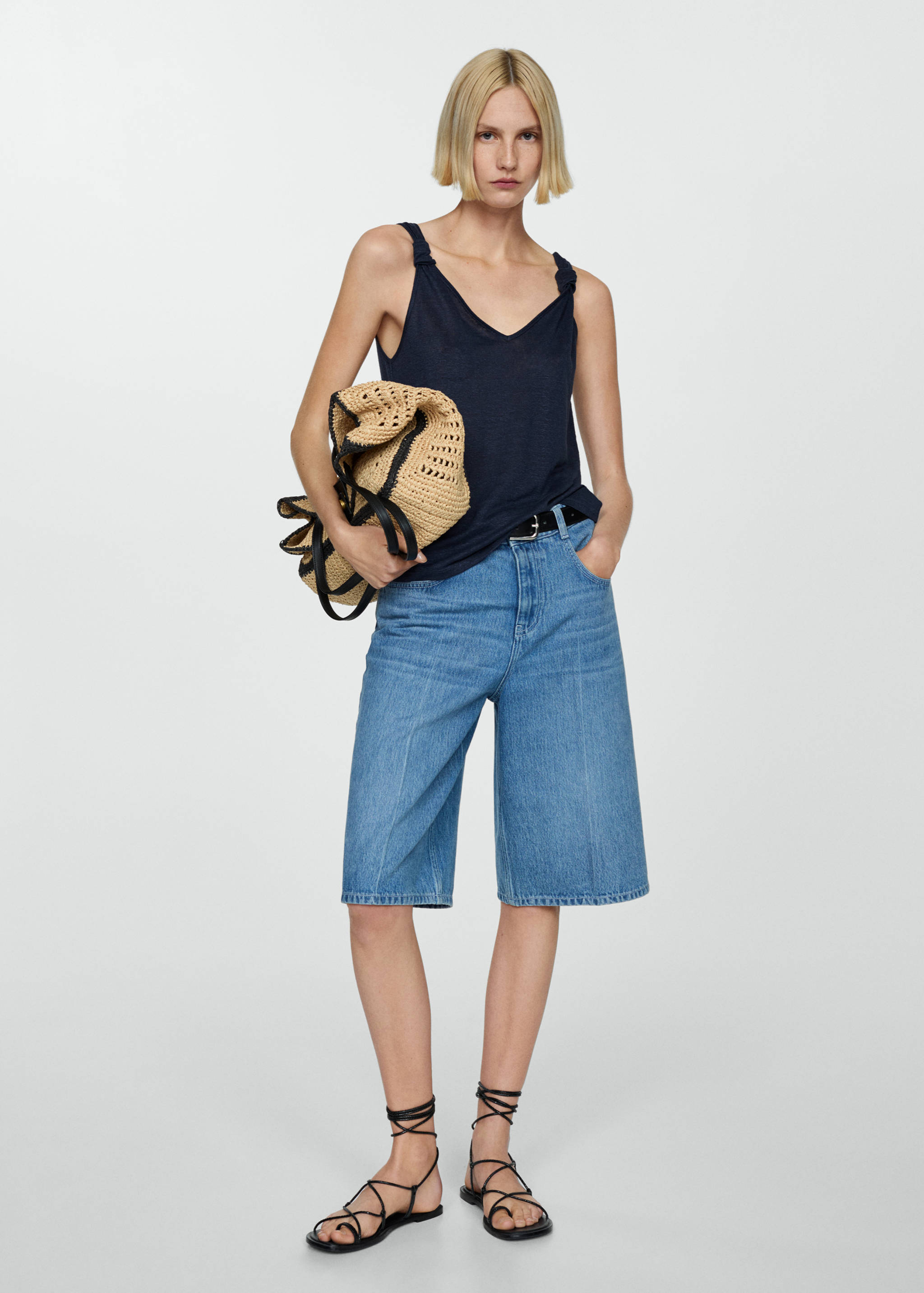 Linen top with knotted straps - General plane