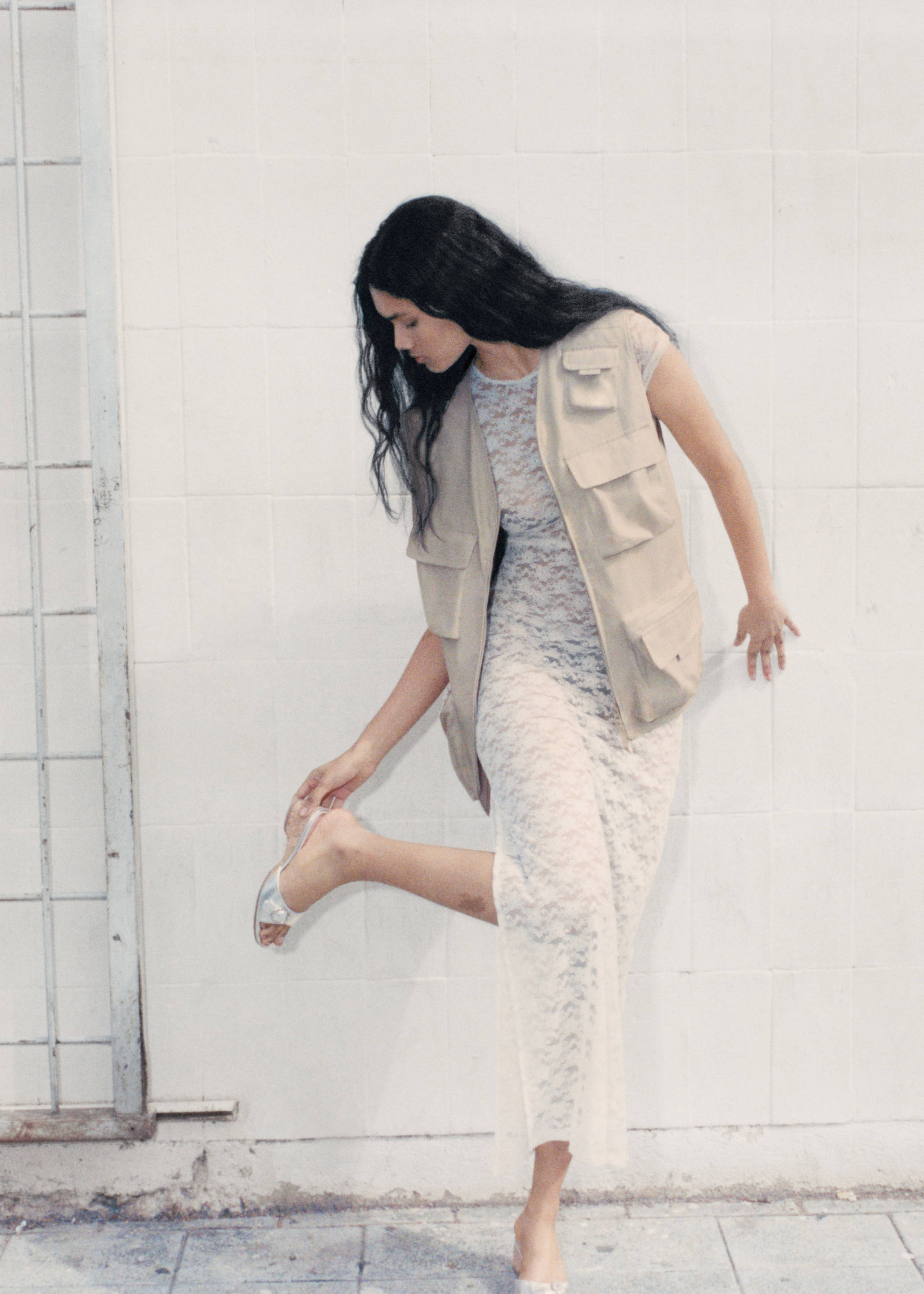 Metallic wedge sandal with buckle detail - Details of the article 9