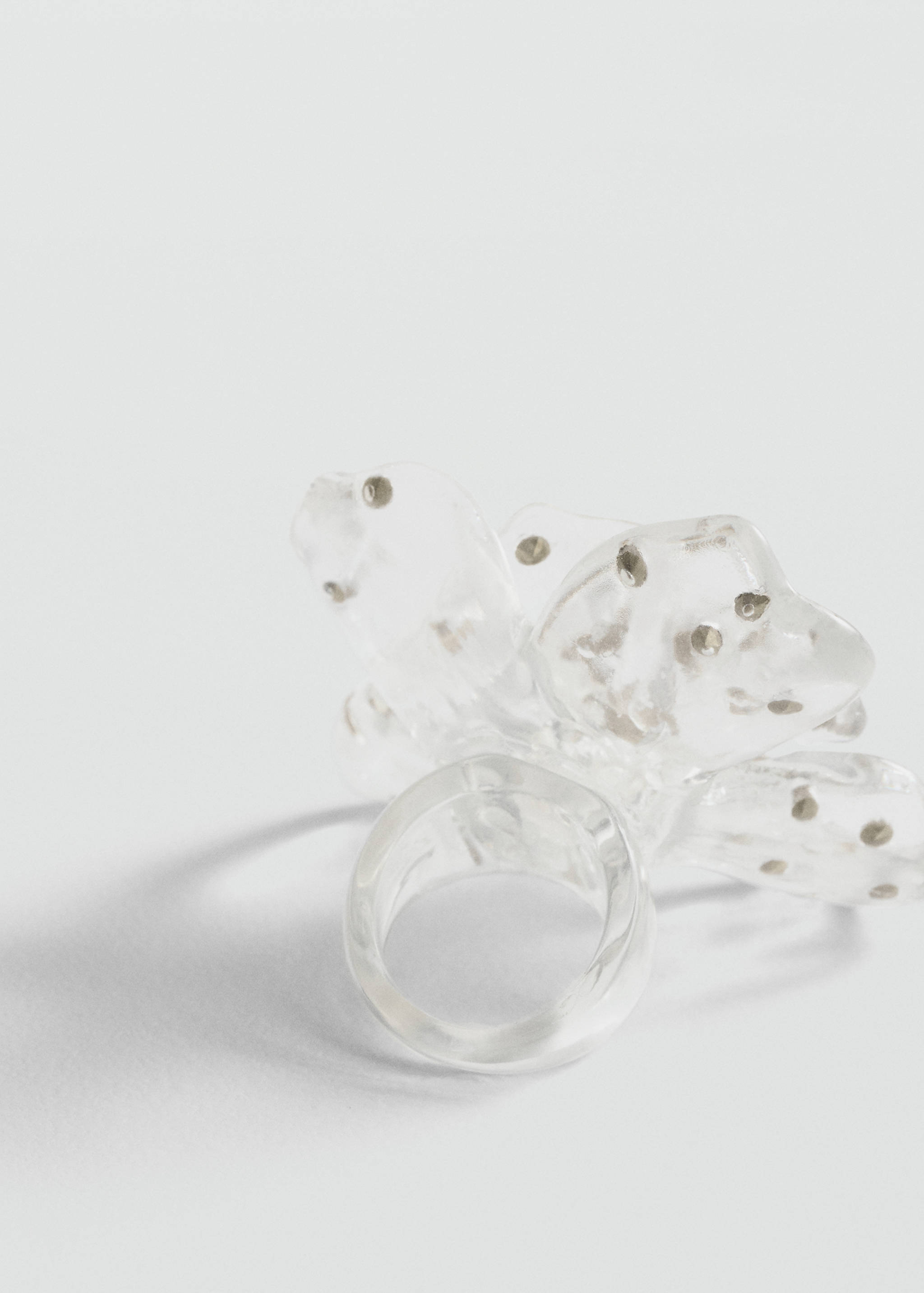 Bague transparente fleur - Plan moyen