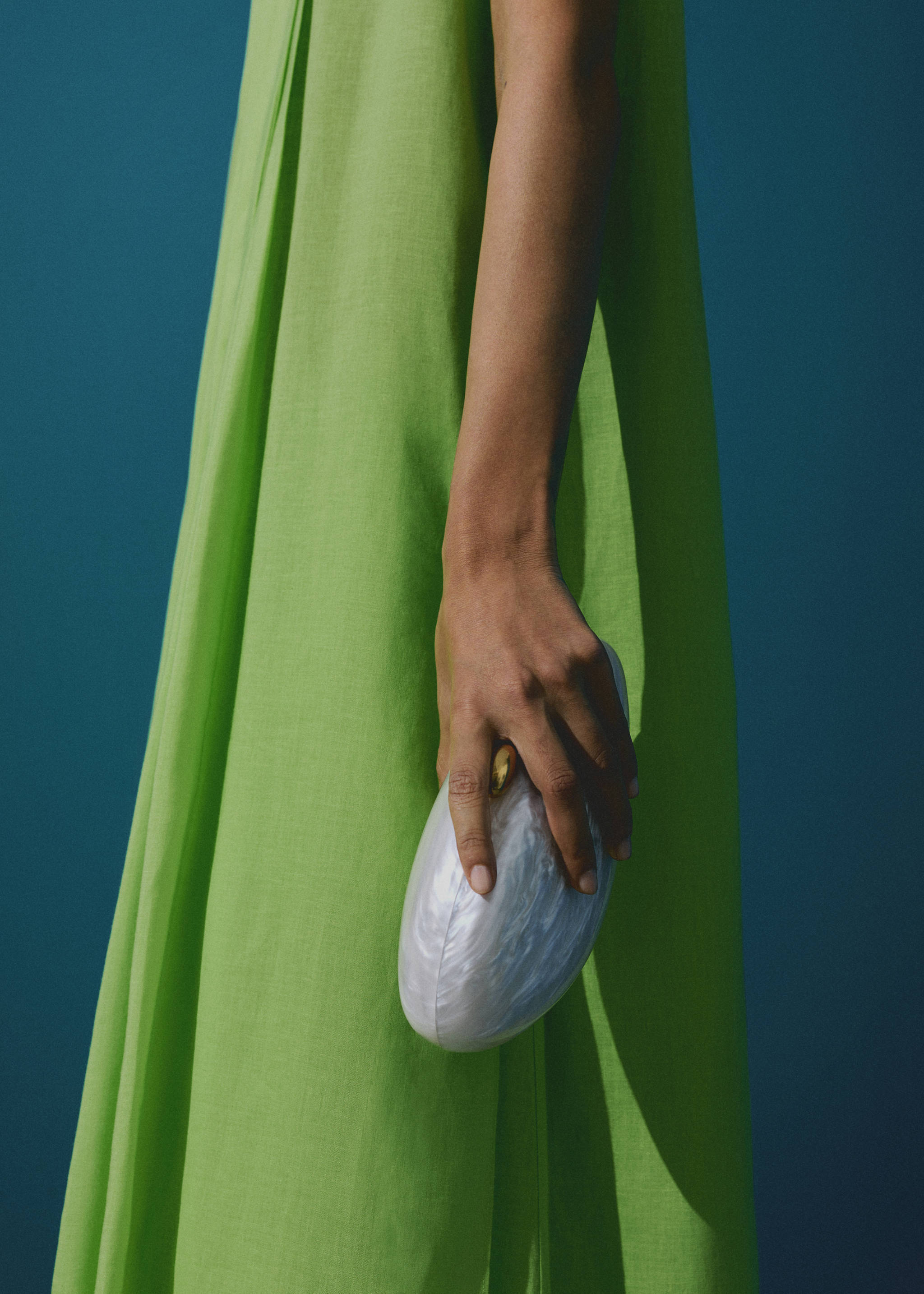 Pearl-effect clutch bag - General plane