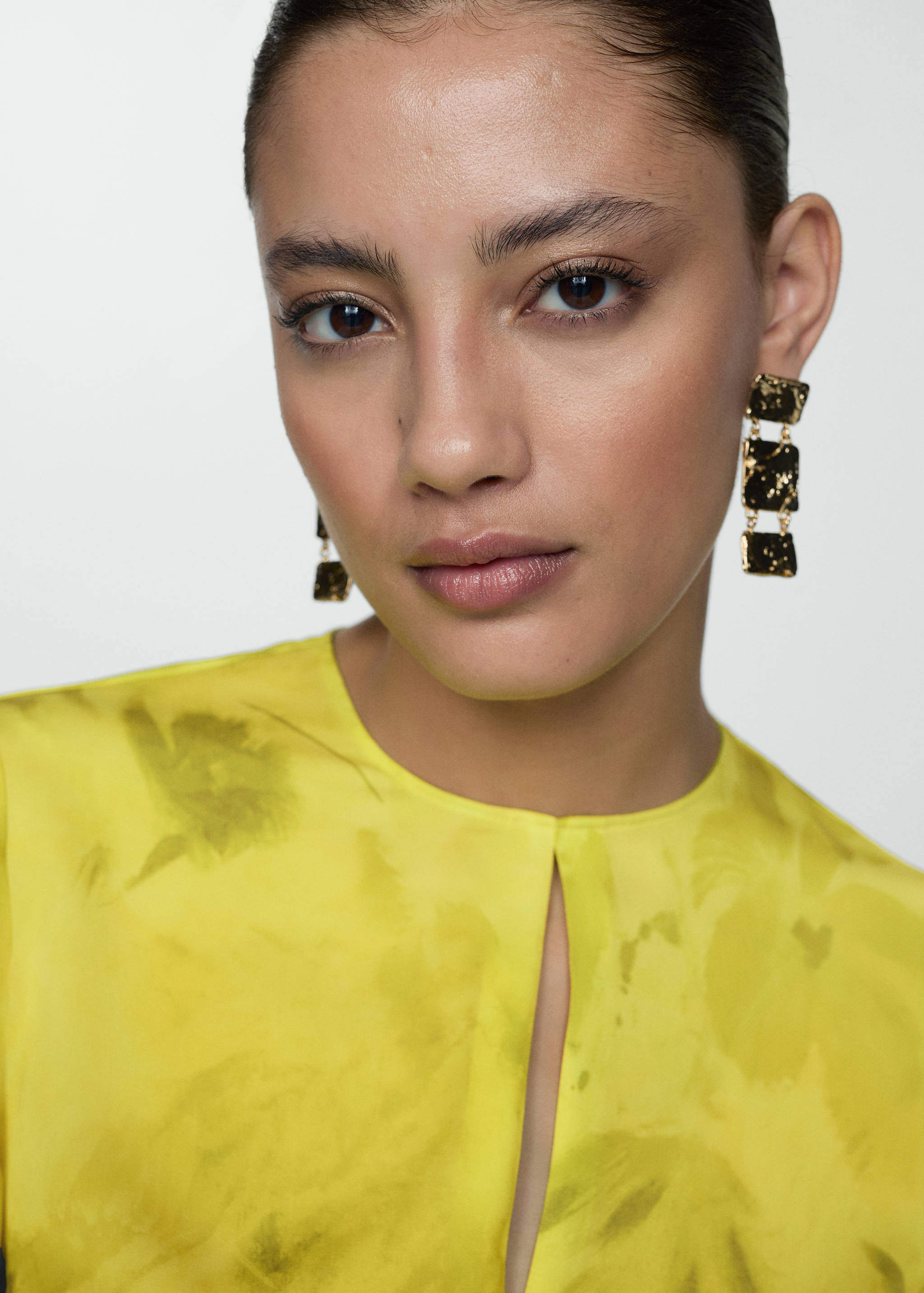 Printed blouse with flared sleeves - Details of the article 1