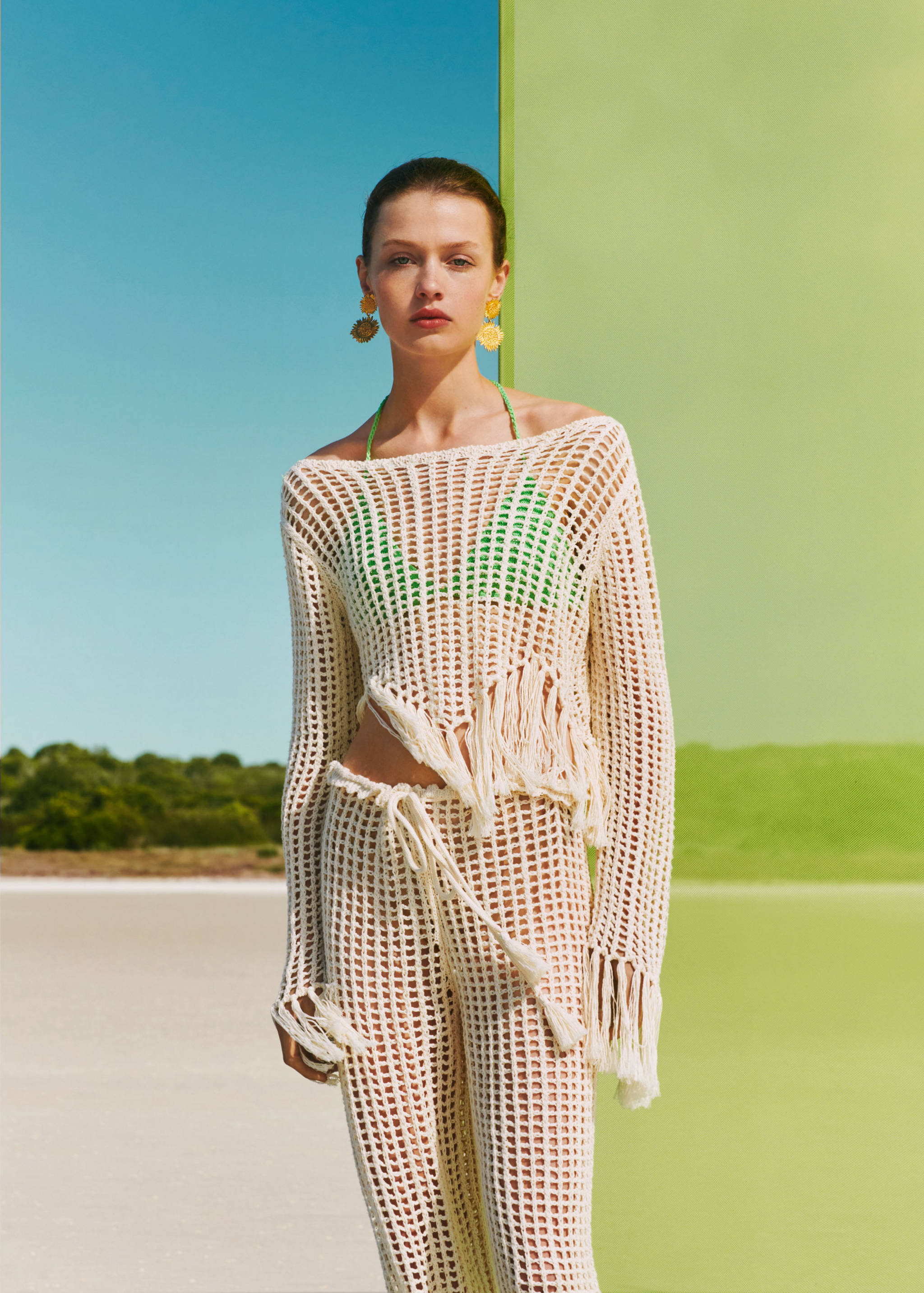 Openwork knitted sweater with fringes - Details of the article 7