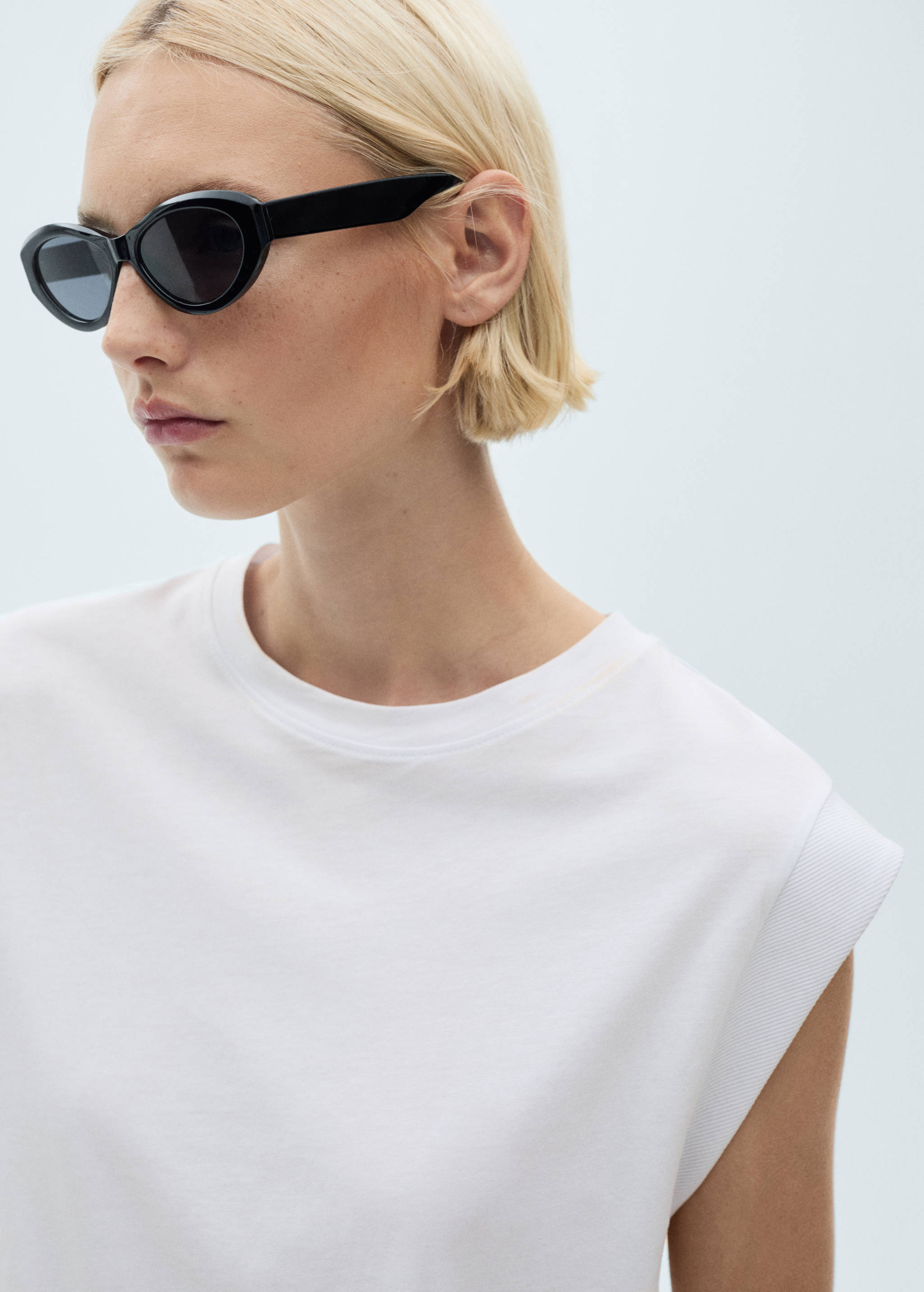 Футболка из хлопка - Деталь изделия 1