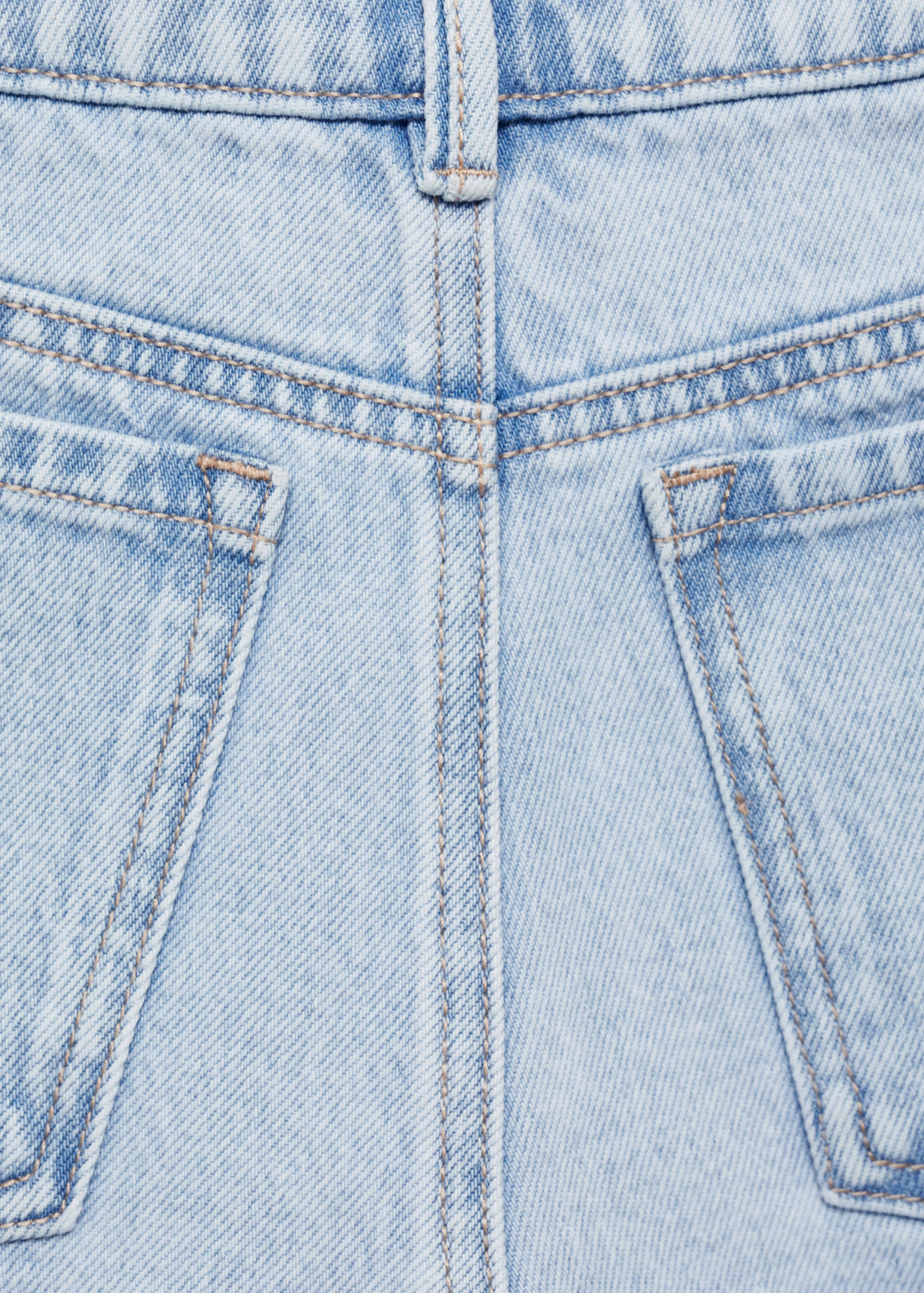 Denim shorts with frayed hem - Details of the article 0