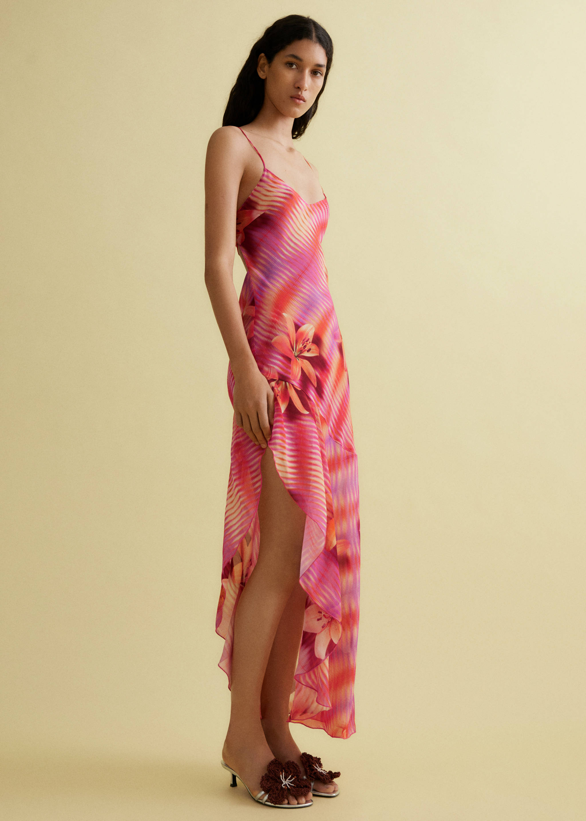Printed dress with asymmetrical hem - Details of the article 1