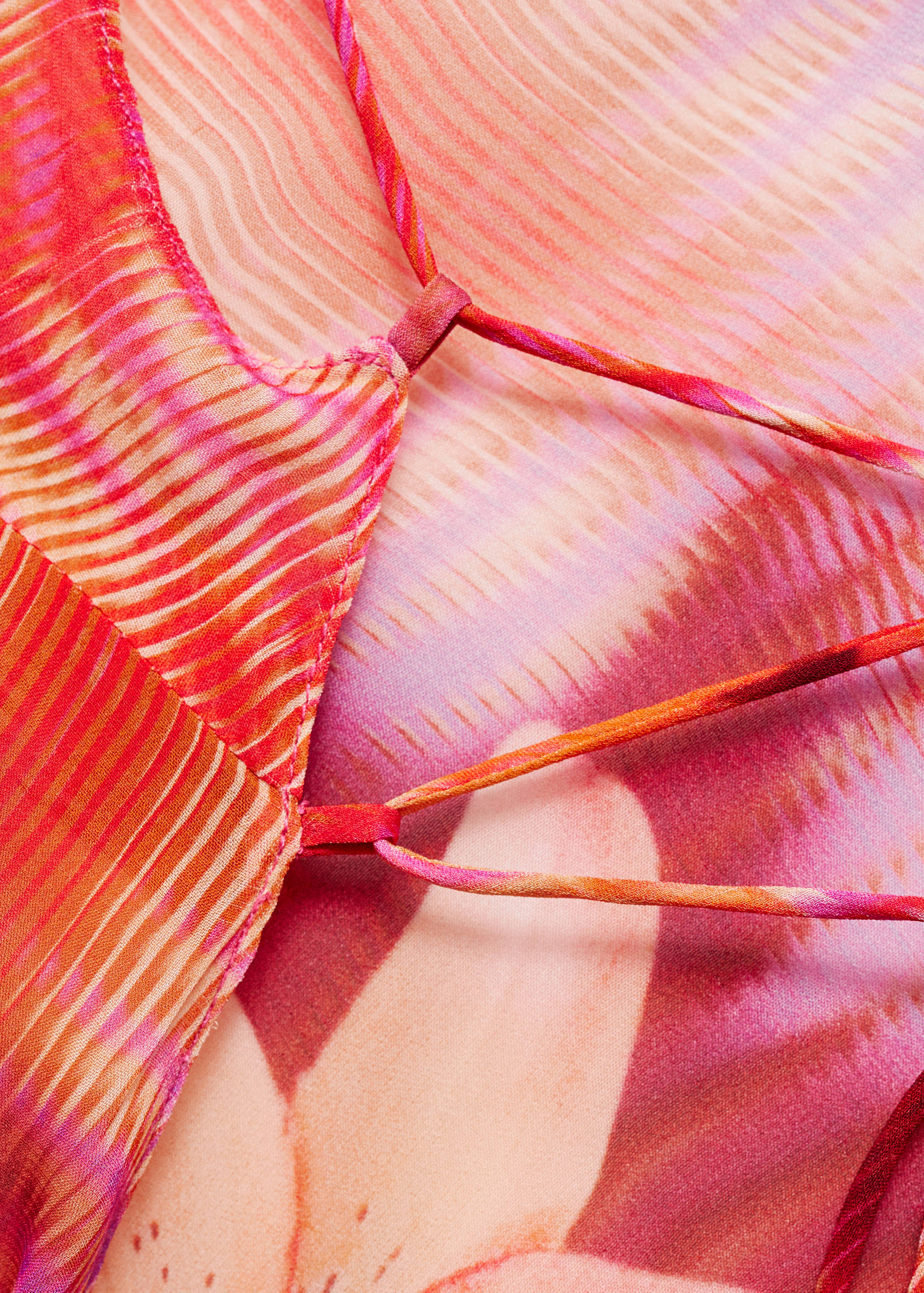 Printed dress with asymmetrical hem - Details of the article 8