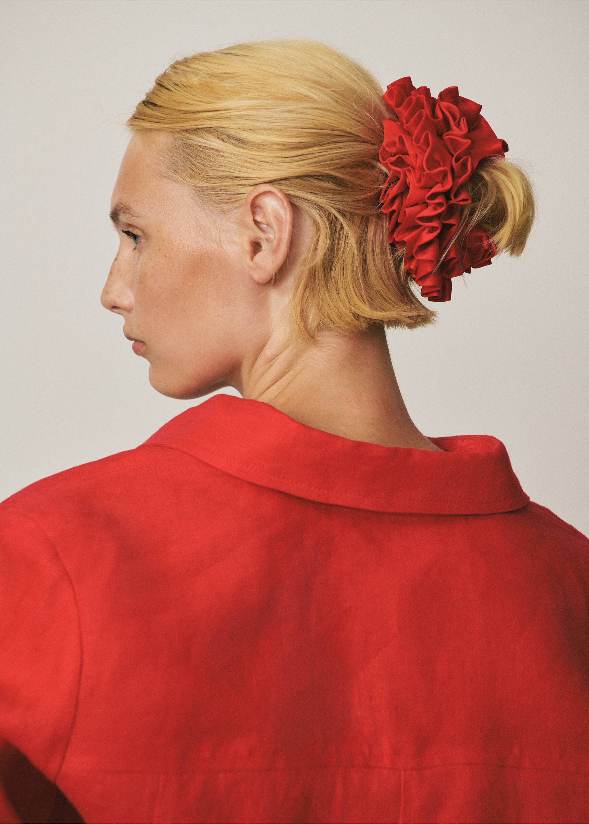 Maxi-flower scrunchie - General plane, Red. Ref: 77030646-00.