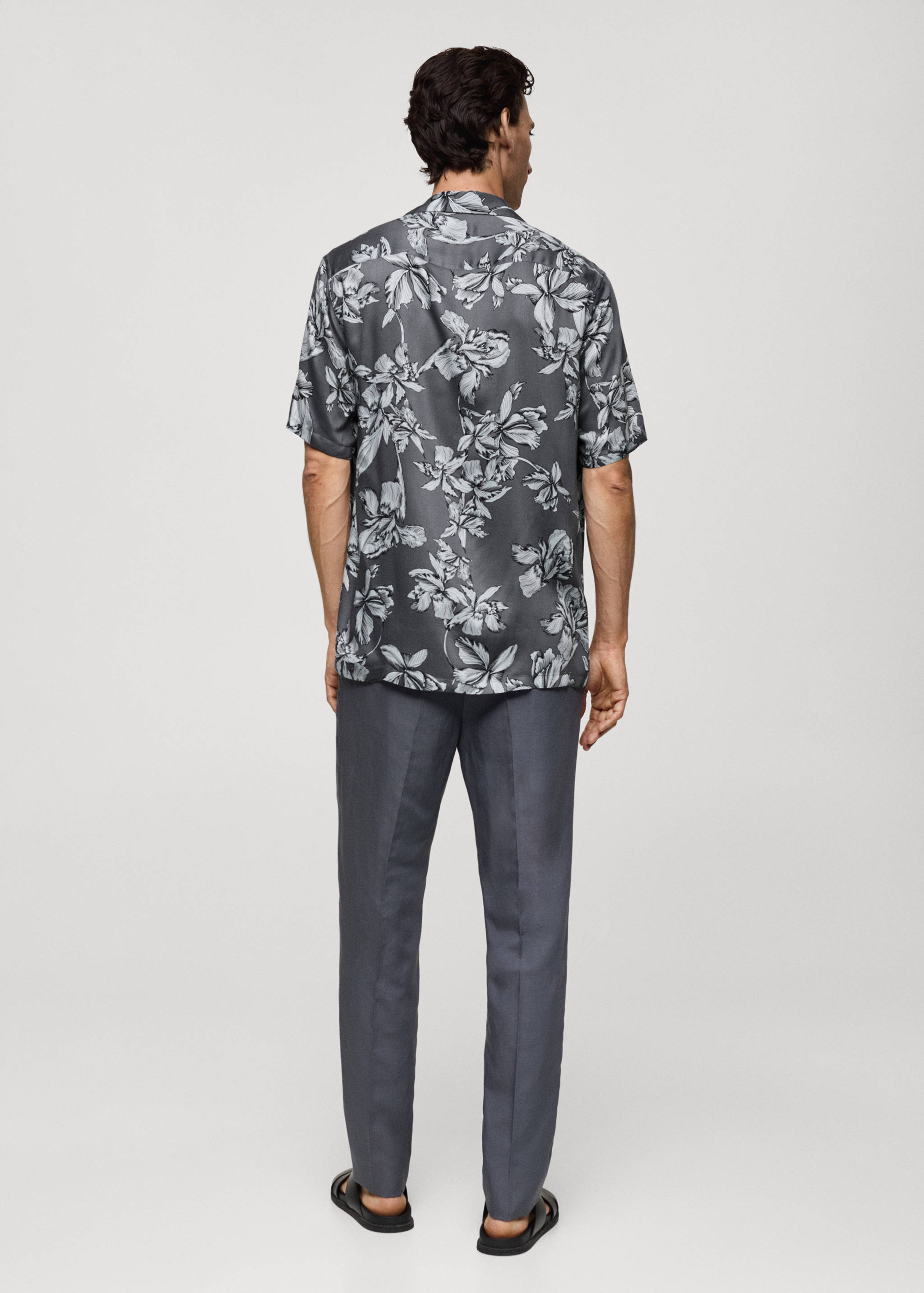 Camisa regular fit estampado hawaiano - Reverso del artículo