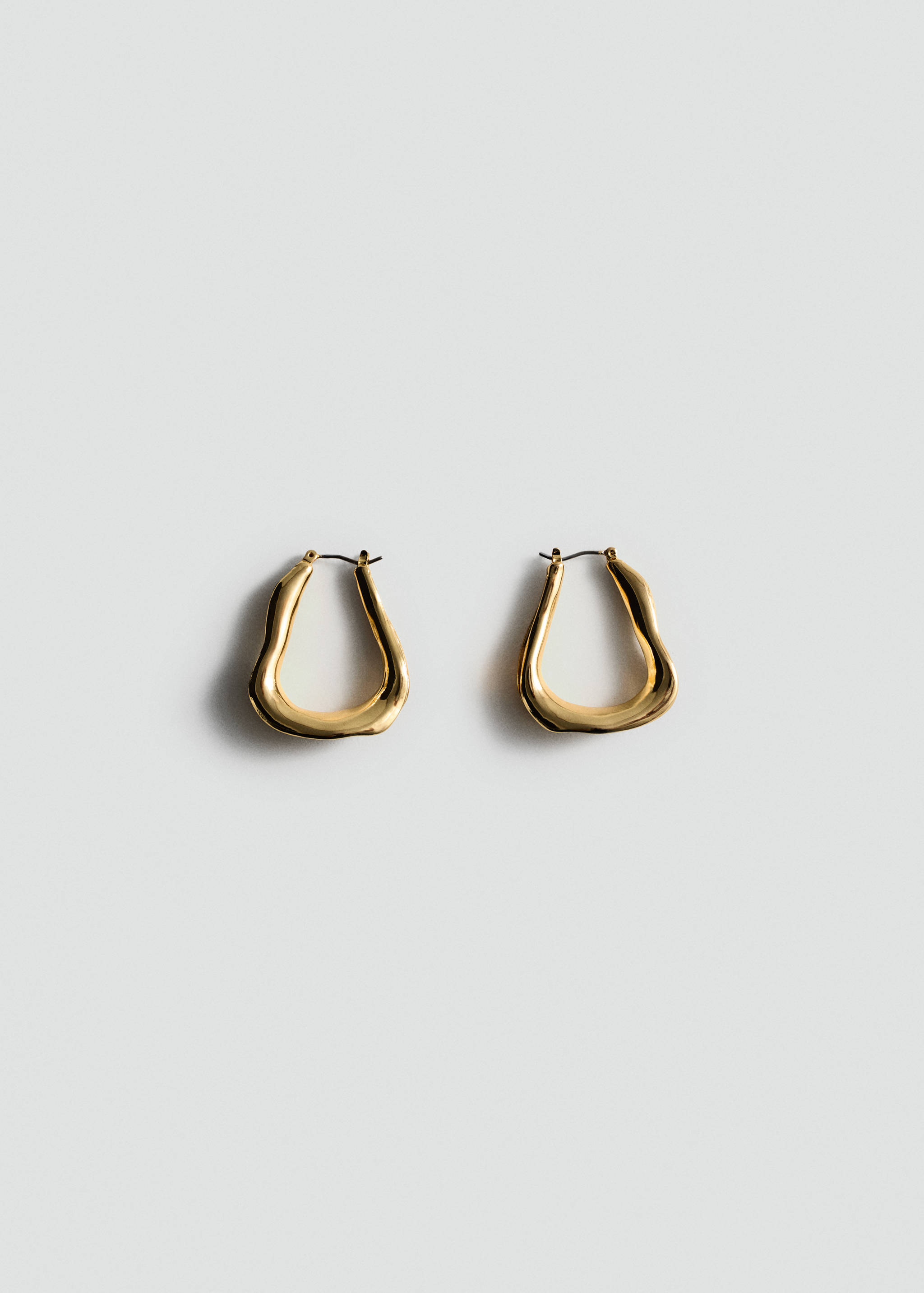 Twisted hoop earrings - Article without model