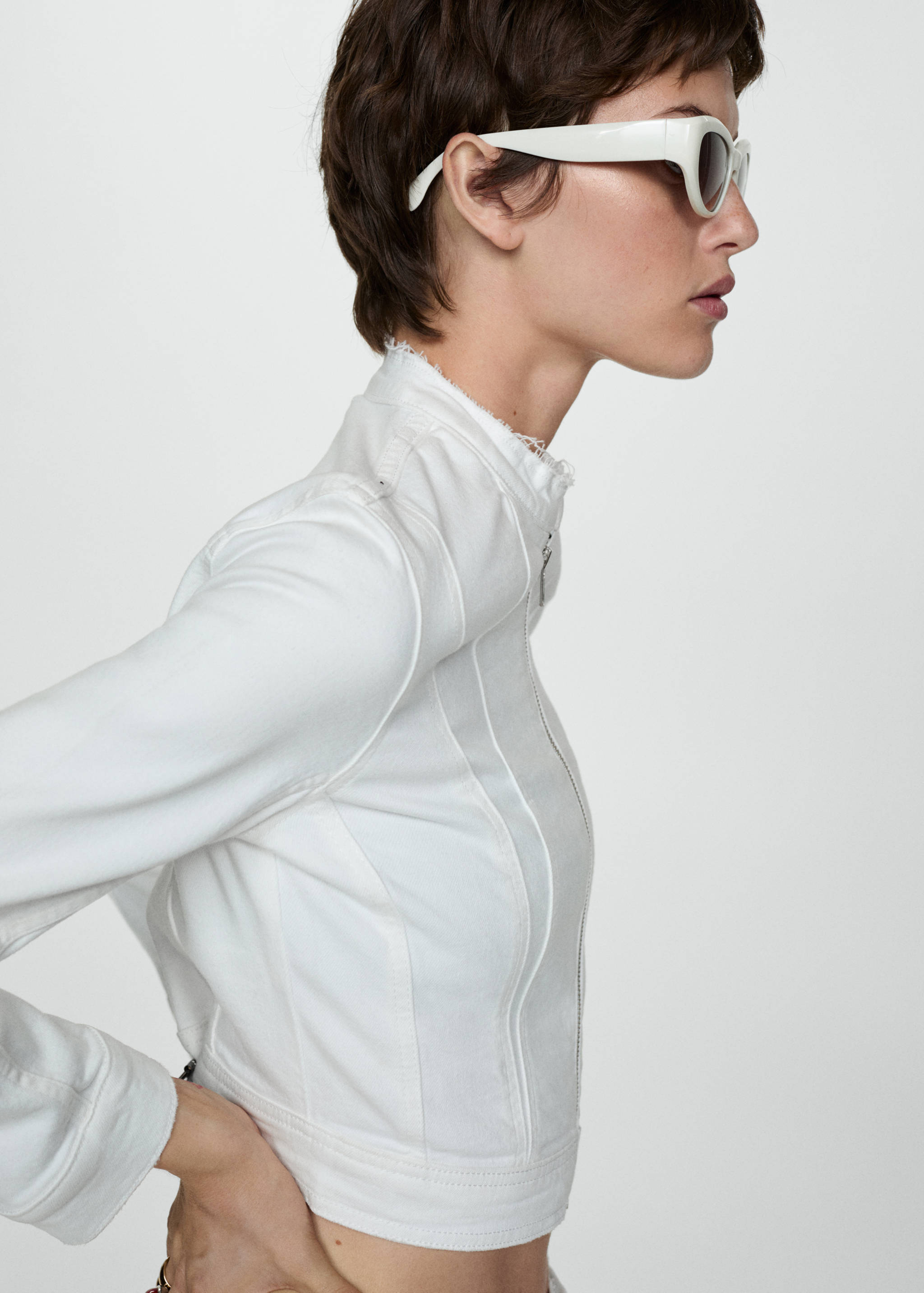 جاكيت جينز بسحاب - تفاصيل المنتج 2