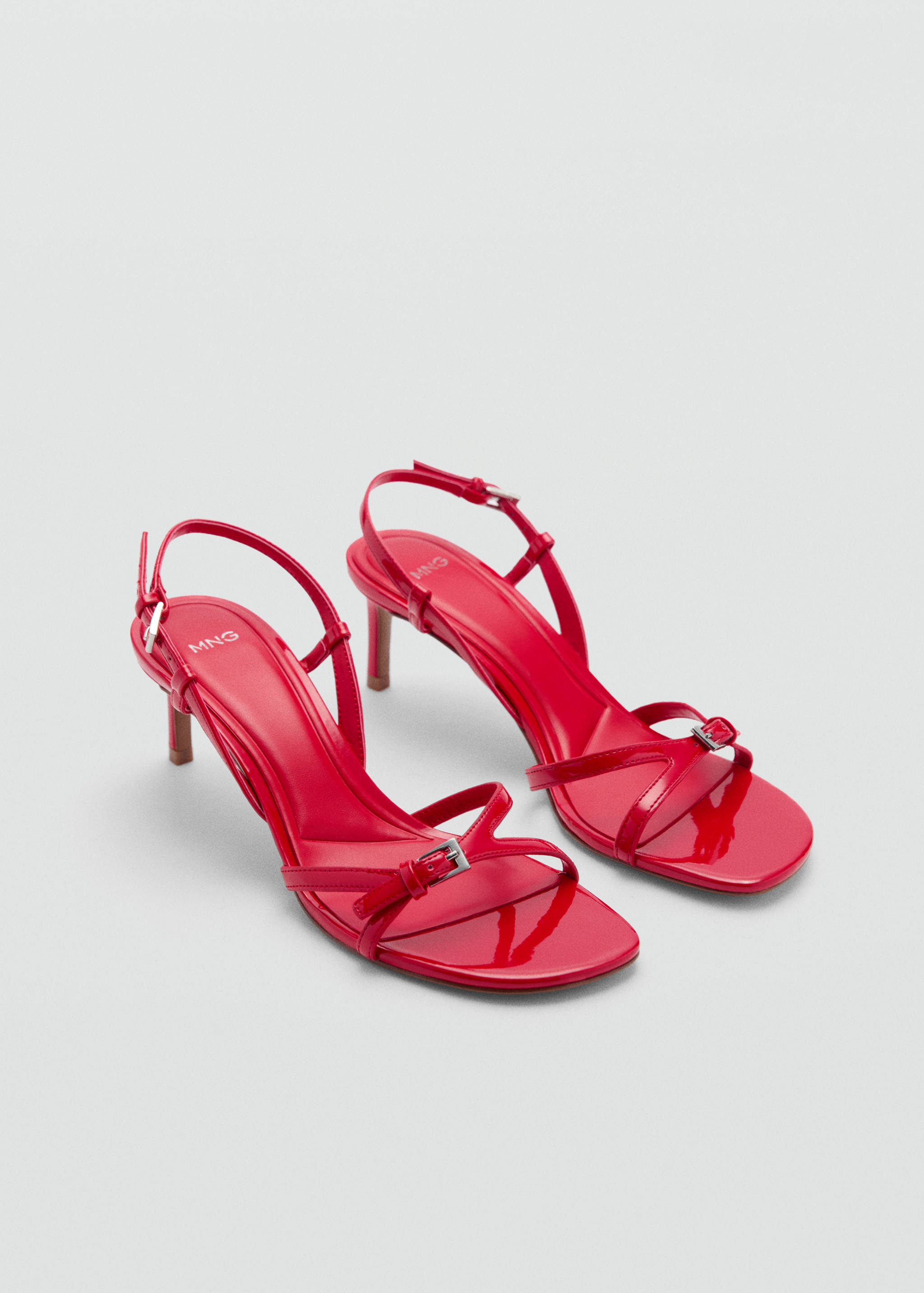 Heeled sandals with strap and buckle - Medium plane