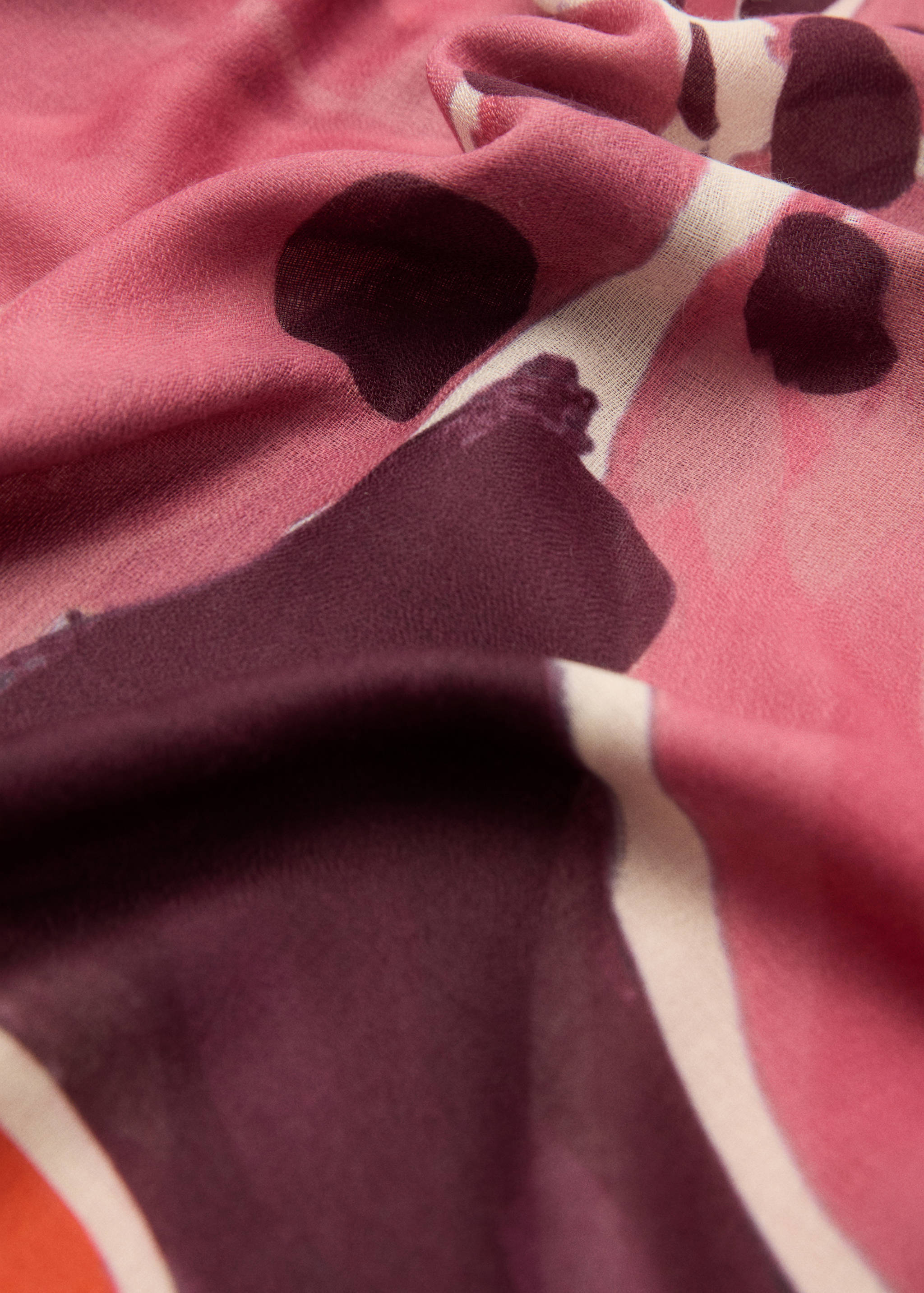 Foulard imprimé floral - Plan moyen