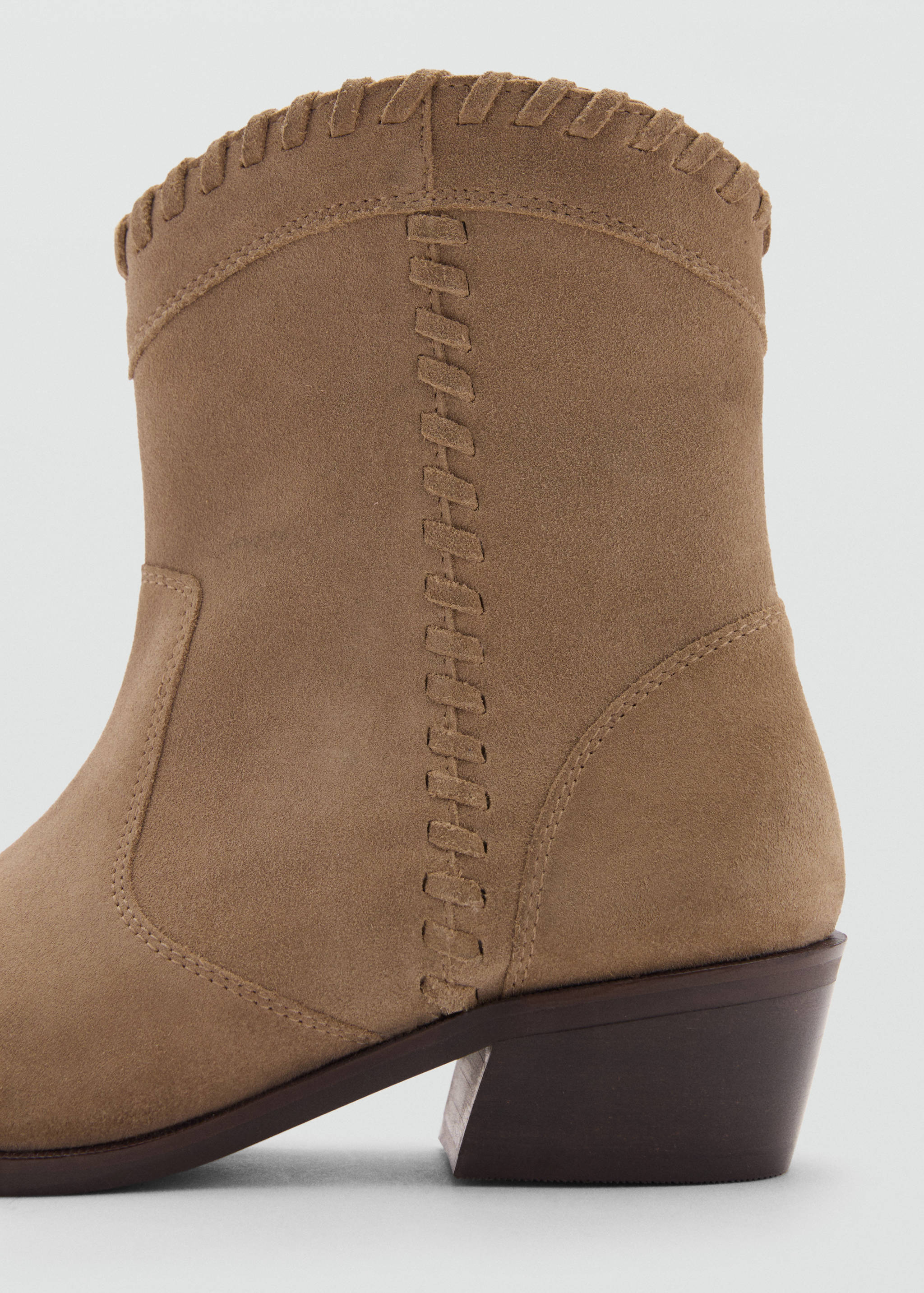 Leather ankle boots - Details of the article 1