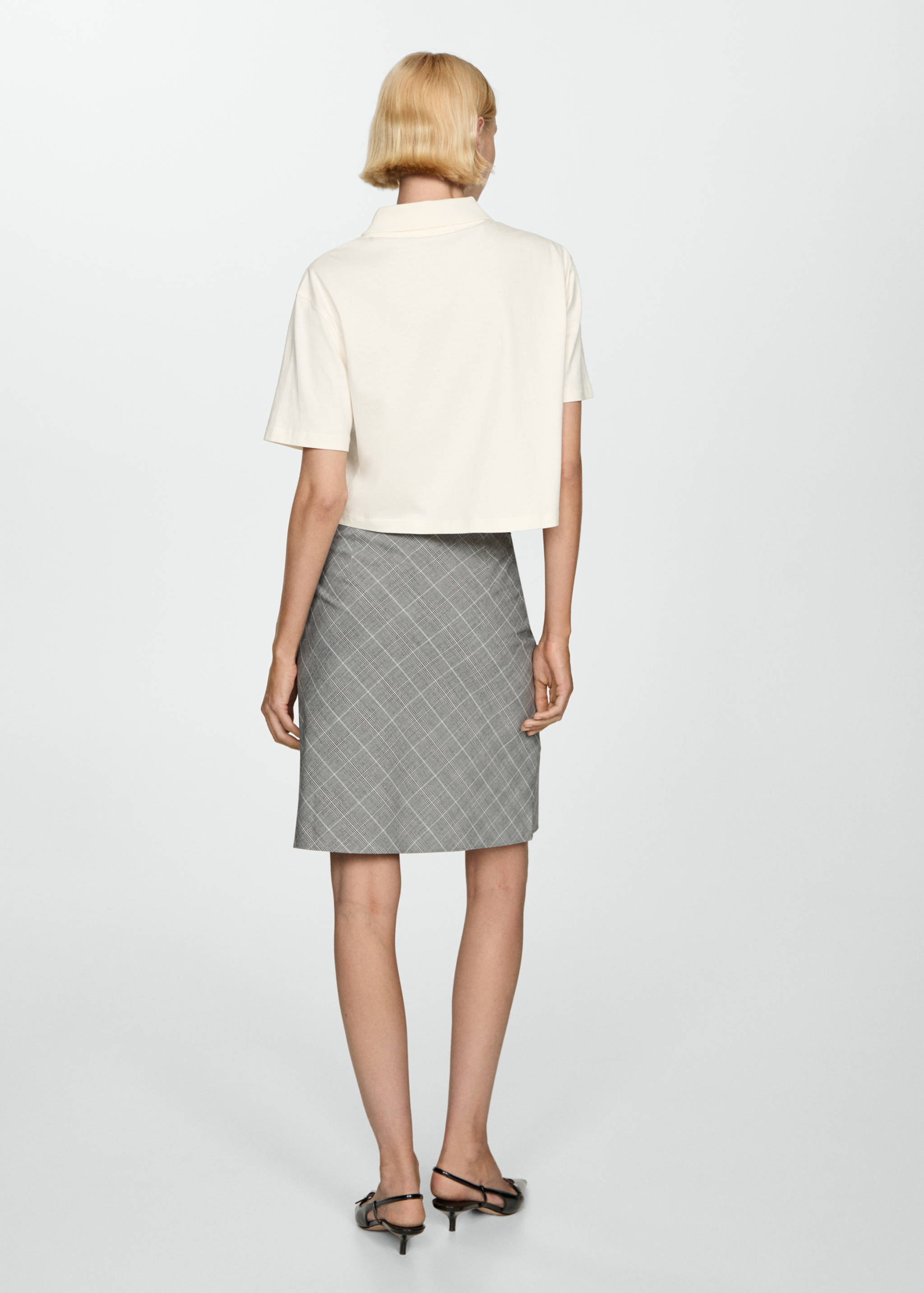 Cropped polo shirt with striped detail - Reverse of the article