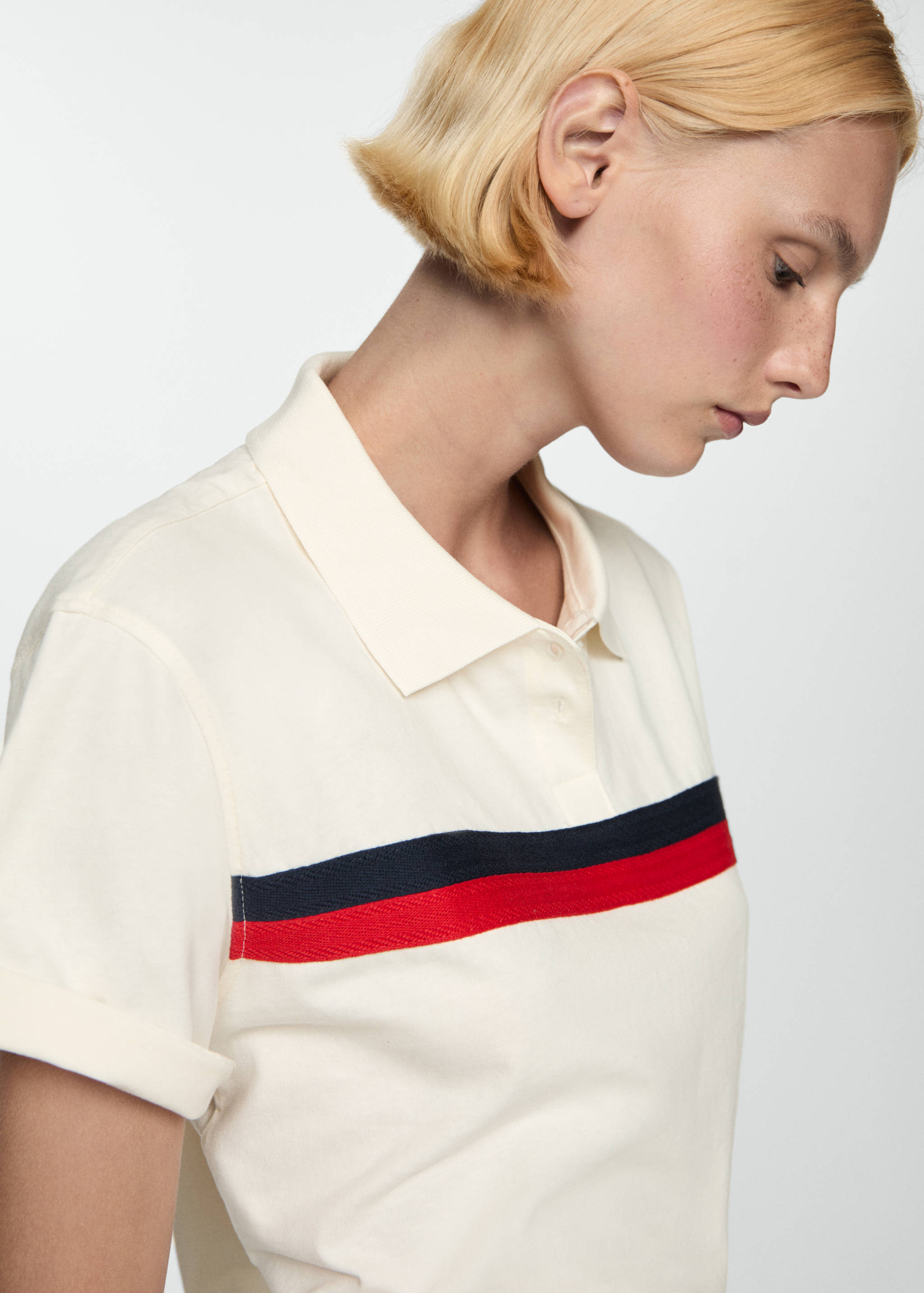 Cropped polo shirt with striped detail - Details of the article 2