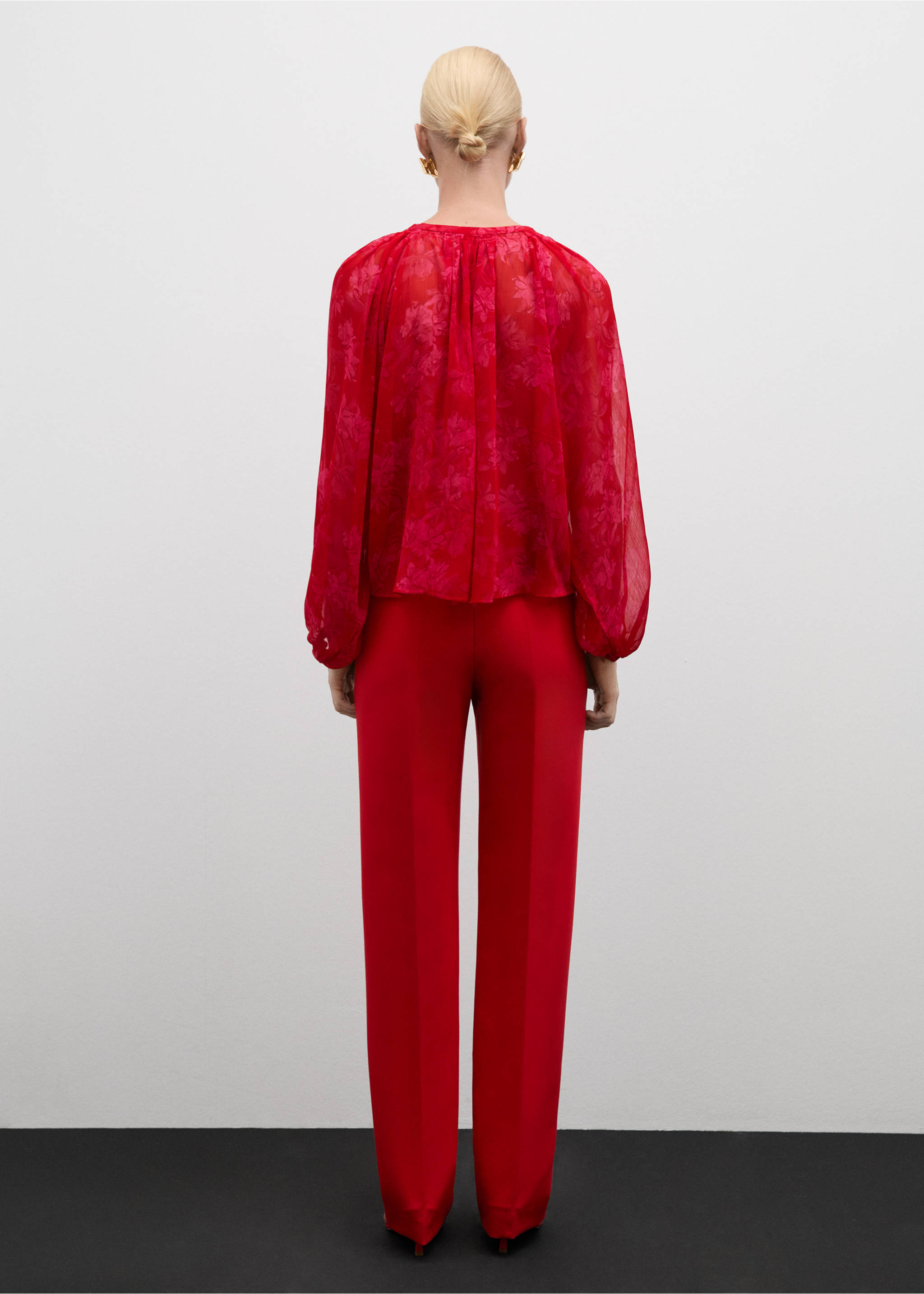 Semi-transparent floral-print blouse - Reverse of the article, Red. Ref: 77034024-00.